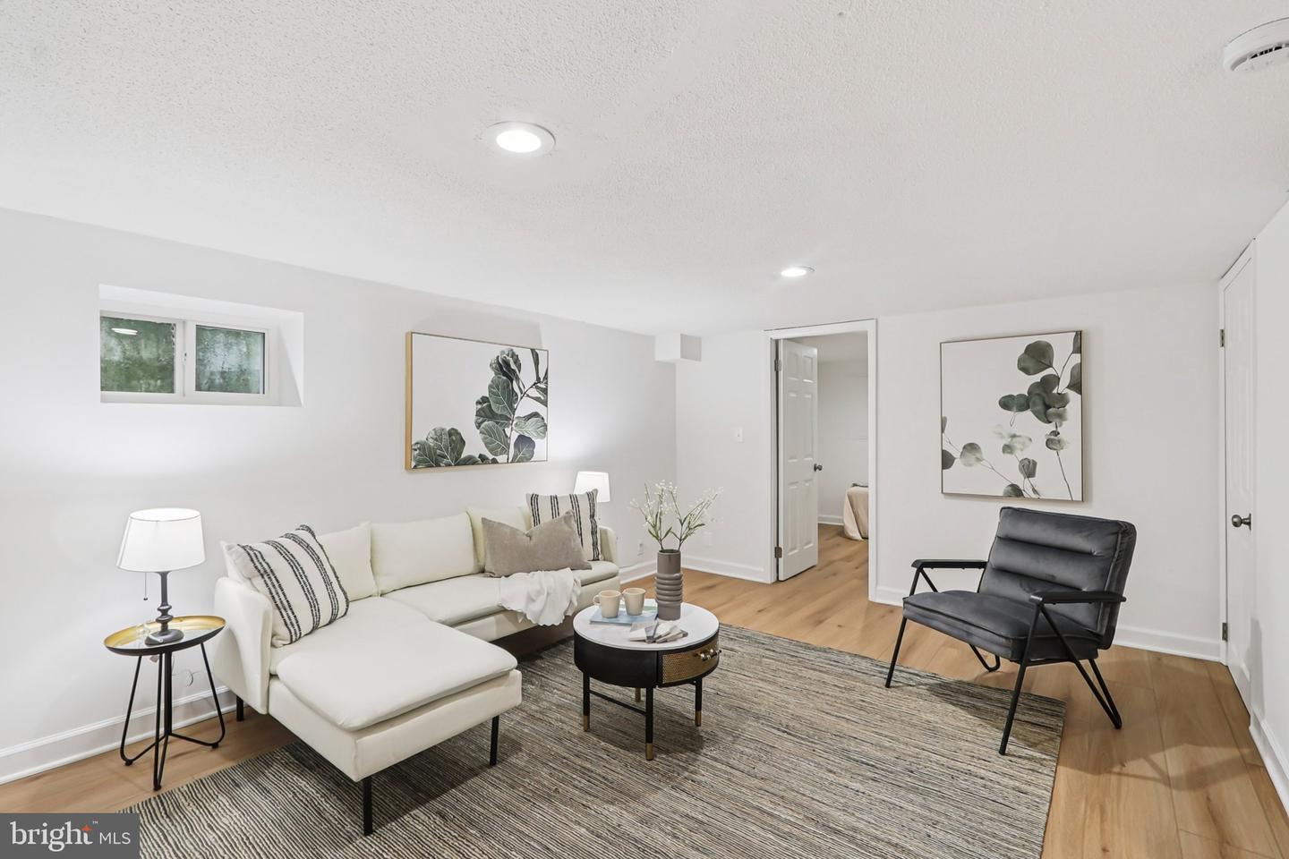 3034 S BUCHANAN ST, ARLINGTON, Virginia 22206, 2 Bedrooms Bedrooms, ,2 BathroomsBathrooms,Residential,For sale,3034 S BUCHANAN ST,VAAR2065992 MLS # VAAR2065992