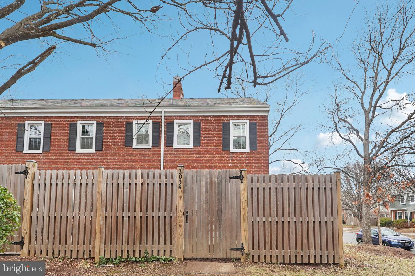 3034 S BUCHANAN ST, ARLINGTON, Virginia 22206, 2 Bedrooms Bedrooms, ,2 BathroomsBathrooms,Residential,For sale,3034 S BUCHANAN ST,VAAR2065992 MLS # VAAR2065992