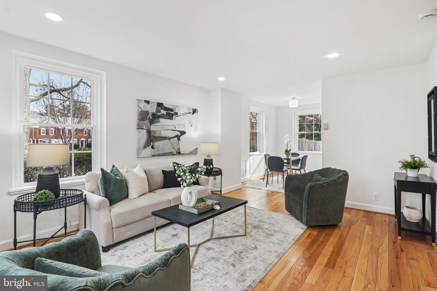 3034 S BUCHANAN ST, ARLINGTON, Virginia 22206, 2 Bedrooms Bedrooms, ,2 BathroomsBathrooms,Residential,For sale,3034 S BUCHANAN ST,VAAR2065992 MLS # VAAR2065992