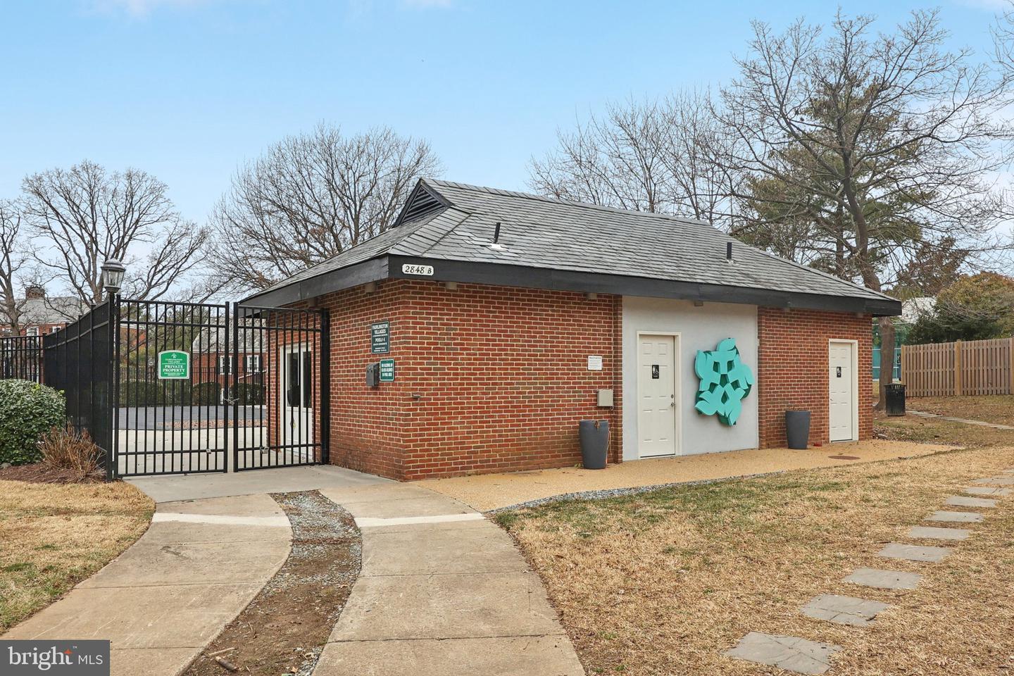 3034 S BUCHANAN ST, ARLINGTON, Virginia 22206, 2 Bedrooms Bedrooms, ,2 BathroomsBathrooms,Residential,For sale,3034 S BUCHANAN ST,VAAR2065992 MLS # VAAR2065992