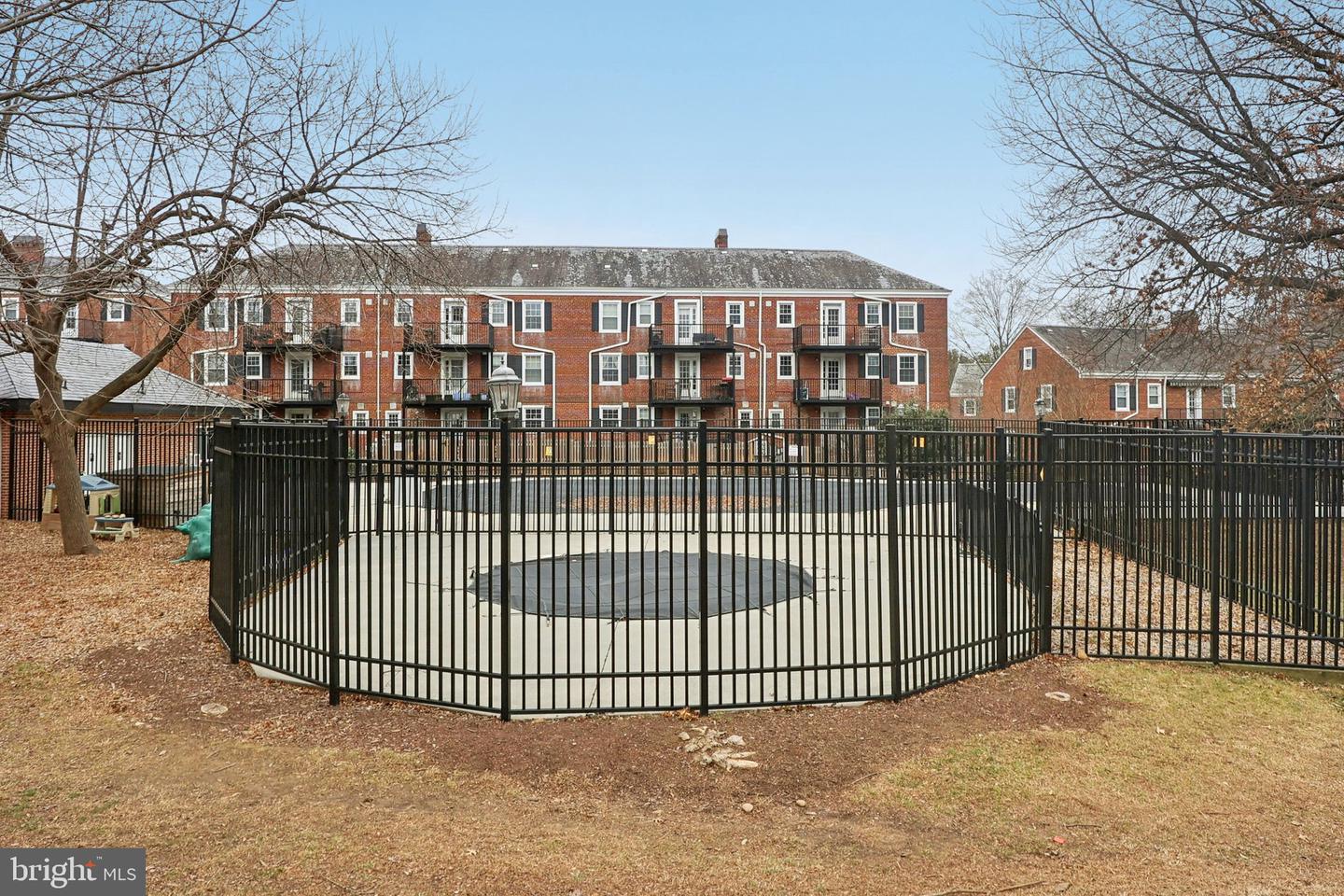 3034 S BUCHANAN ST, ARLINGTON, Virginia 22206, 2 Bedrooms Bedrooms, ,2 BathroomsBathrooms,Residential,For sale,3034 S BUCHANAN ST,VAAR2065992 MLS # VAAR2065992