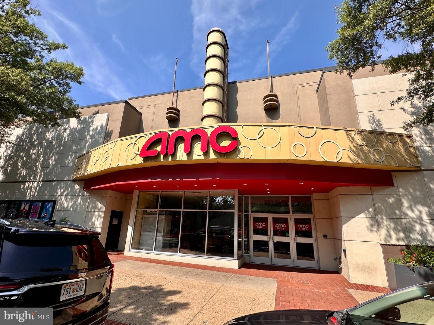 3034 S BUCHANAN ST, ARLINGTON, Virginia 22206, 2 Bedrooms Bedrooms, ,2 BathroomsBathrooms,Residential,For sale,3034 S BUCHANAN ST,VAAR2065992 MLS # VAAR2065992