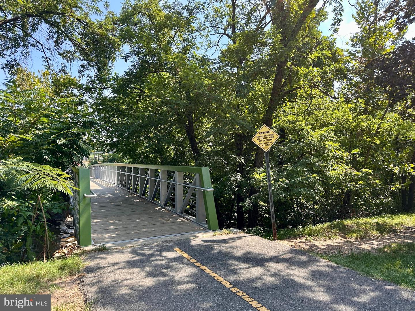 3034 S BUCHANAN ST, ARLINGTON, Virginia 22206, 2 Bedrooms Bedrooms, ,2 BathroomsBathrooms,Residential,For sale,3034 S BUCHANAN ST,VAAR2065992 MLS # VAAR2065992