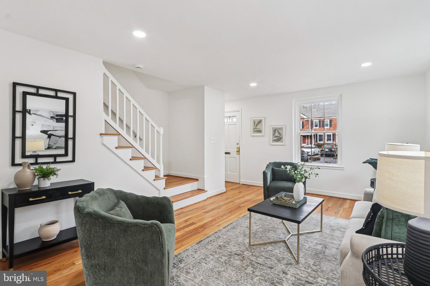 3034 S BUCHANAN ST, ARLINGTON, Virginia 22206, 2 Bedrooms Bedrooms, ,2 BathroomsBathrooms,Residential,For sale,3034 S BUCHANAN ST,VAAR2065992 MLS # VAAR2065992