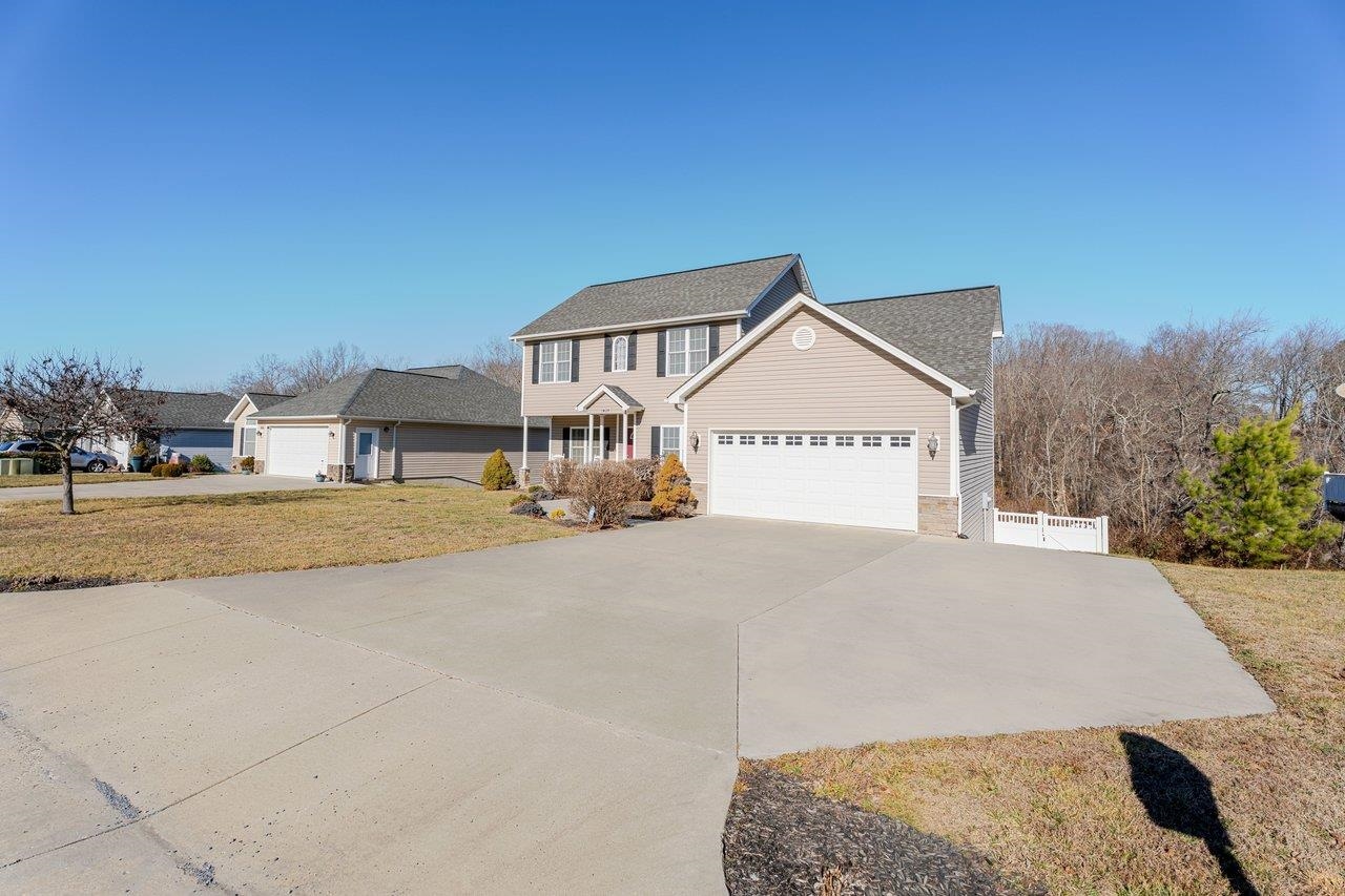 1428 MANDOLIN AVE, GROTTOES, Virginia 24441, 3 Bedrooms Bedrooms, ,2 BathroomsBathrooms,Residential,1428 MANDOLIN AVE,672504 MLS # 672504