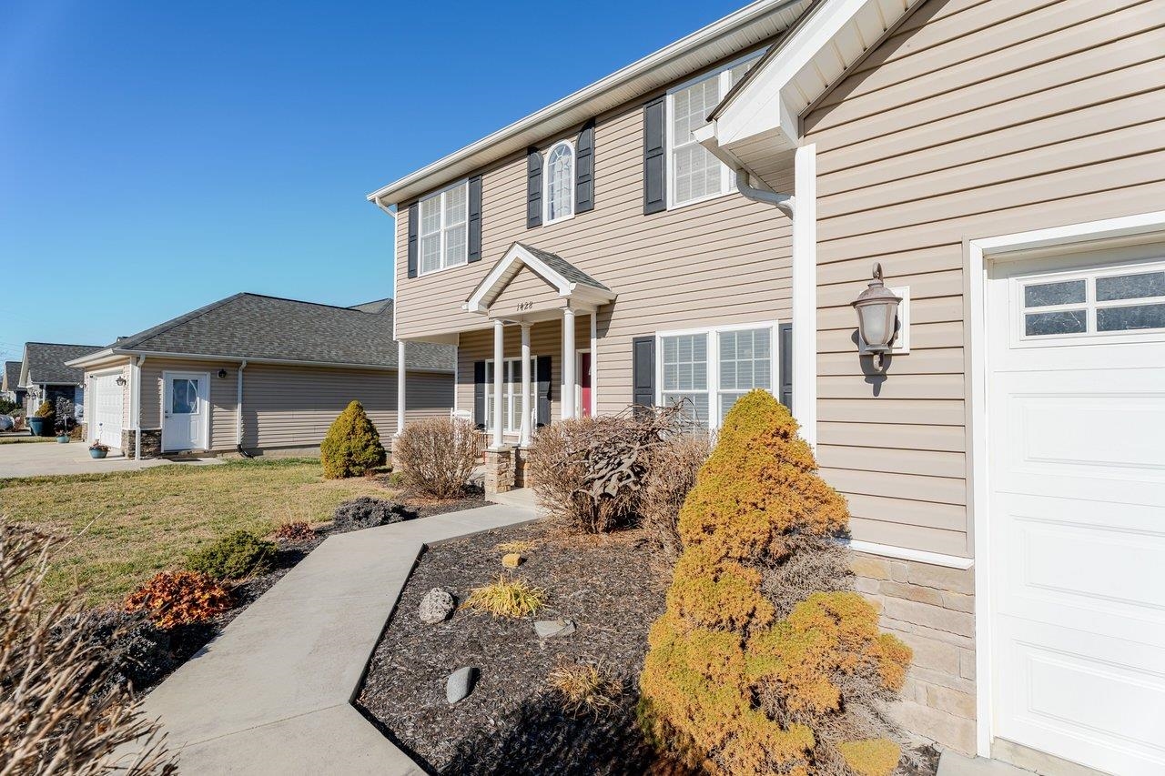 1428 MANDOLIN AVE, GROTTOES, Virginia 24441, 3 Bedrooms Bedrooms, ,2 BathroomsBathrooms,Residential,1428 MANDOLIN AVE,672504 MLS # 672504