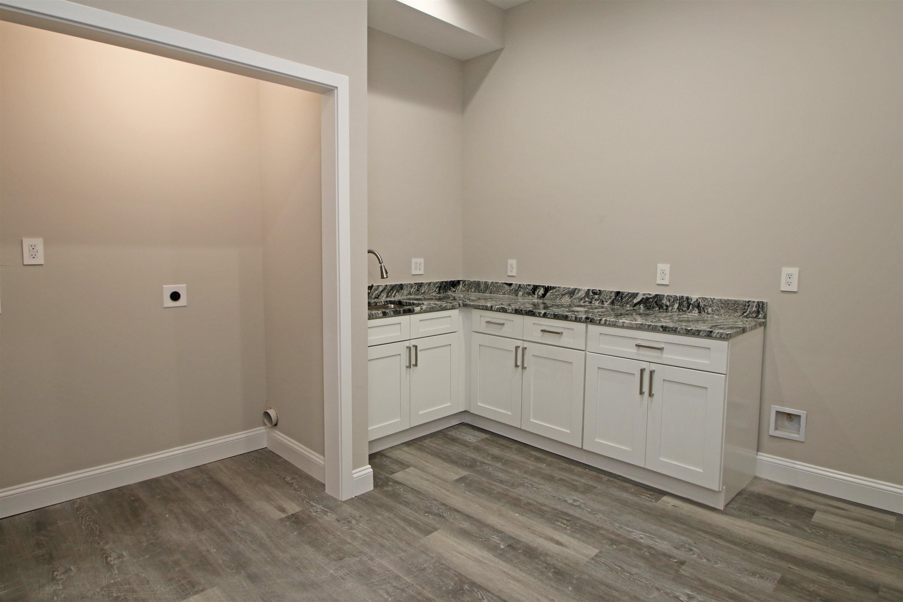 2060 WILLOW HILL DR, HARRISONBURG, Virginia 22801, 5 Bedrooms Bedrooms, ,3 BathroomsBathrooms,Residential,2060 WILLOW HILL DR,672513 MLS # 672513