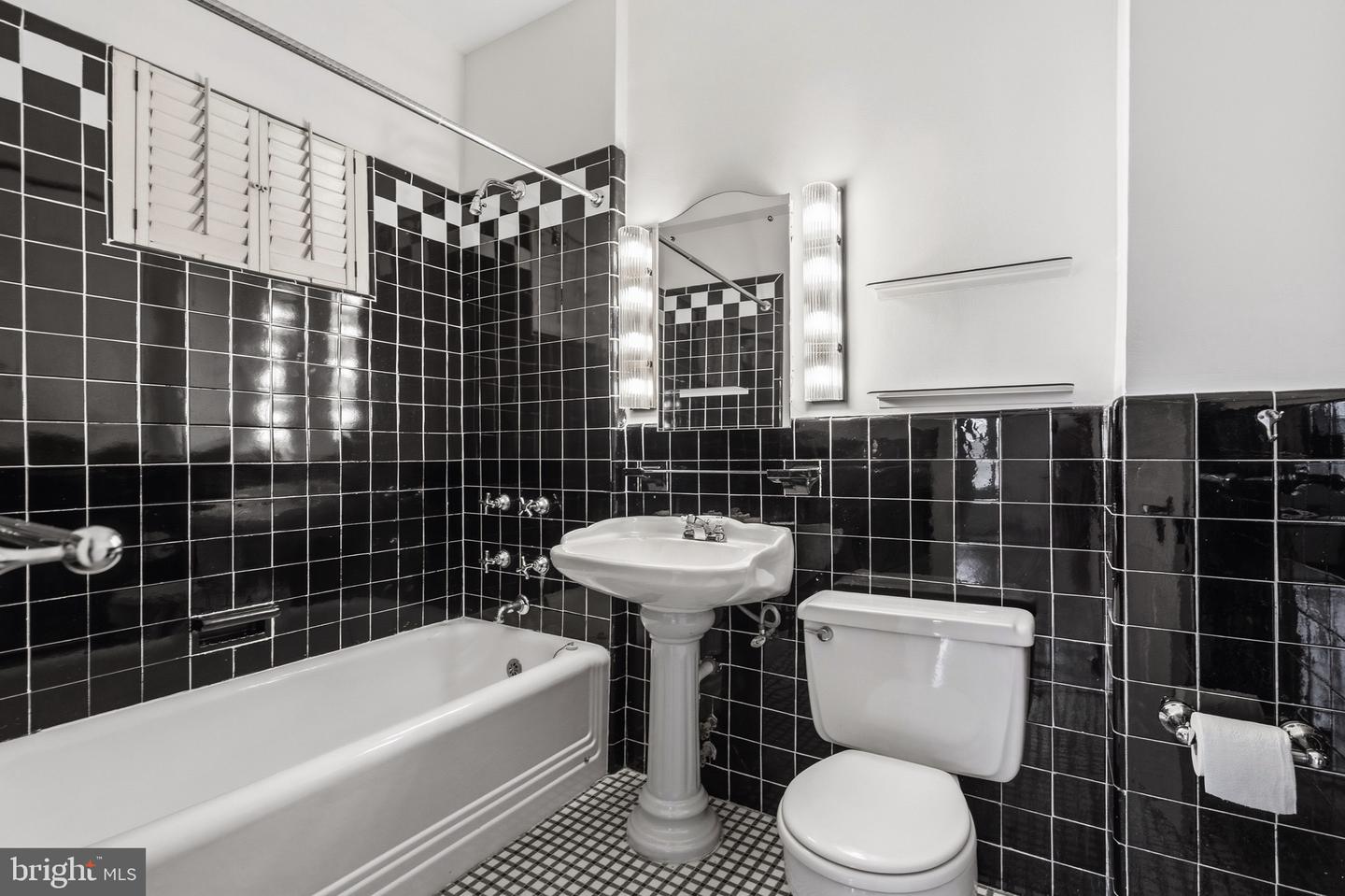 4000 CATHEDRAL AVE NW #334B/335B, WASHINGTON, District Of Columbia 20016, 2 Bedrooms Bedrooms, ,2 BathroomsBathrooms,Residential,For sale,4000 CATHEDRAL AVE NW #334B/335B,DCDC2232652 MLS # DCDC2232652