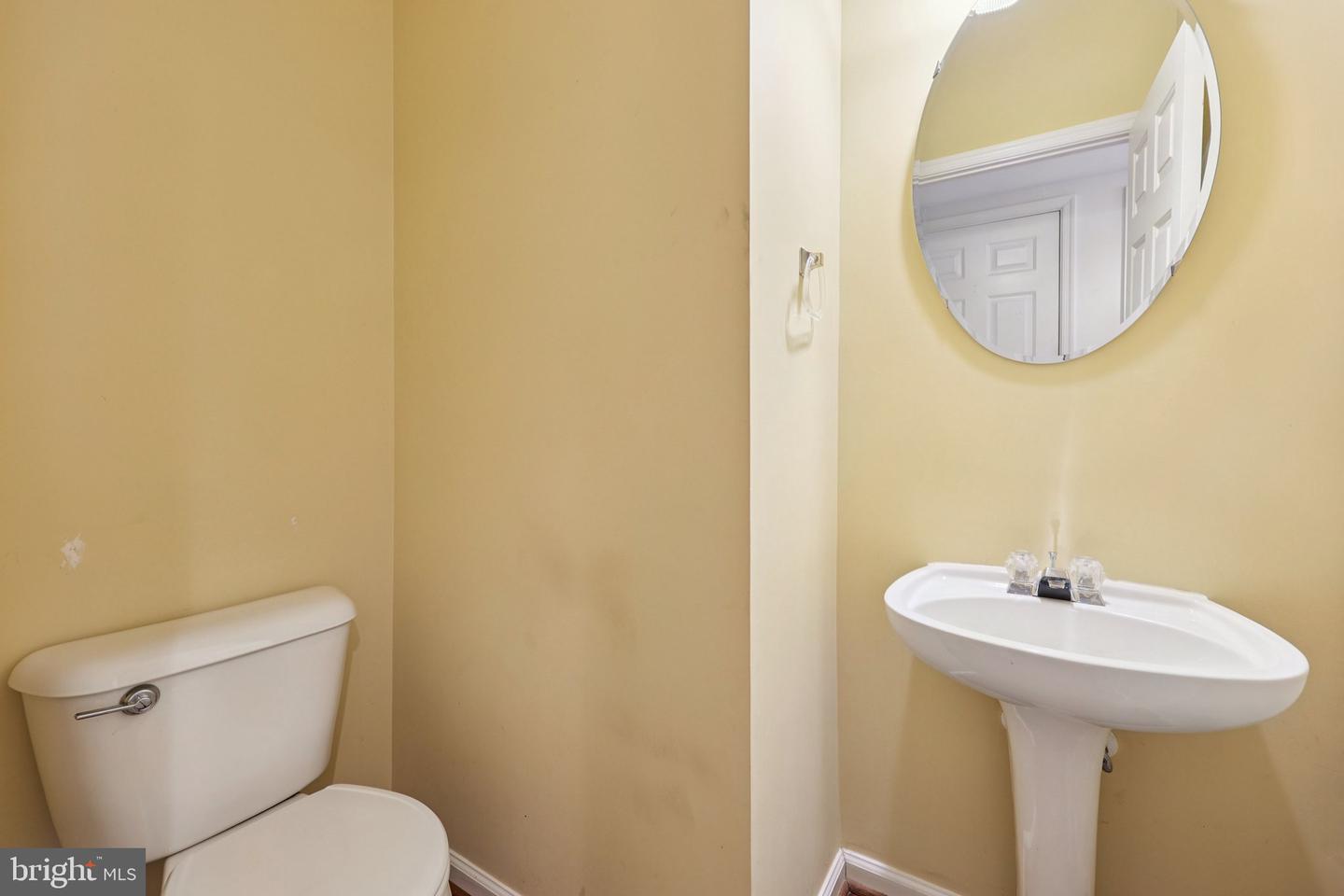 12151 HAYFIELD CT, BRISTOW, Virginia 20136, 4 Bedrooms Bedrooms, 7 Rooms Rooms,2 BathroomsBathrooms,Residential,For sale,12151 HAYFIELD CT,VAPW2108238 MLS # VAPW2108238