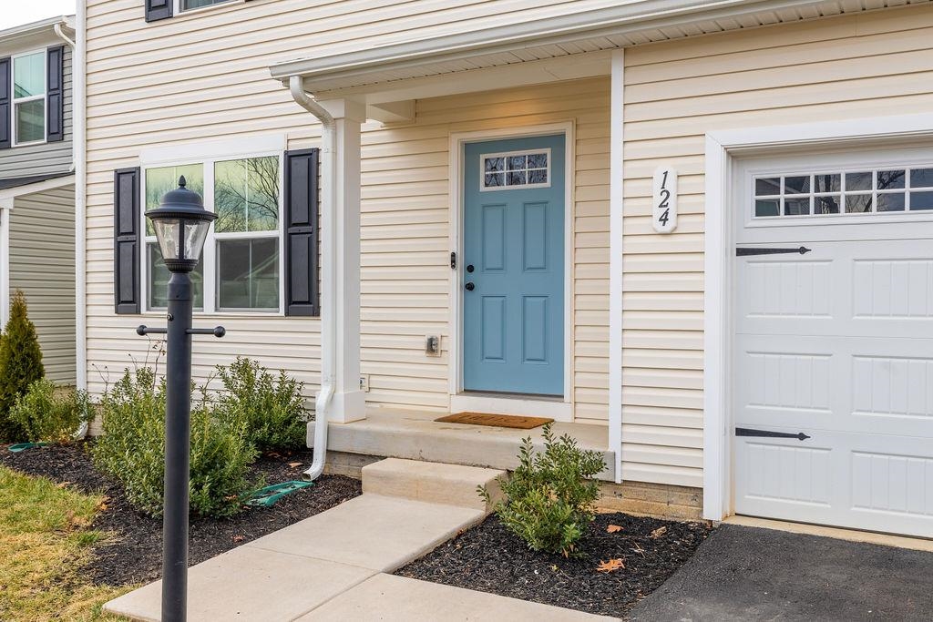 124 WALSH LN, WAYNESBORO, Virginia 22980, 5 Bedrooms Bedrooms, ,3 BathroomsBathrooms,Residential,124 WALSH LN,672519 MLS # 672519