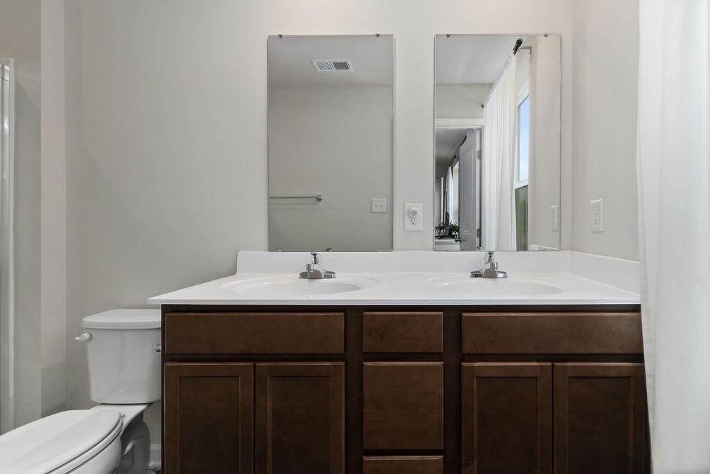 124 WALSH LN, WAYNESBORO, Virginia 22980, 5 Bedrooms Bedrooms, ,3 BathroomsBathrooms,Residential,124 WALSH LN,672519 MLS # 672519