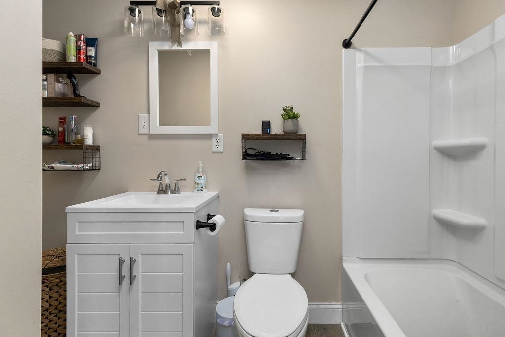 124 WALSH LN, WAYNESBORO, Virginia 22980, 5 Bedrooms Bedrooms, ,3 BathroomsBathrooms,Residential,124 WALSH LN,672519 MLS # 672519