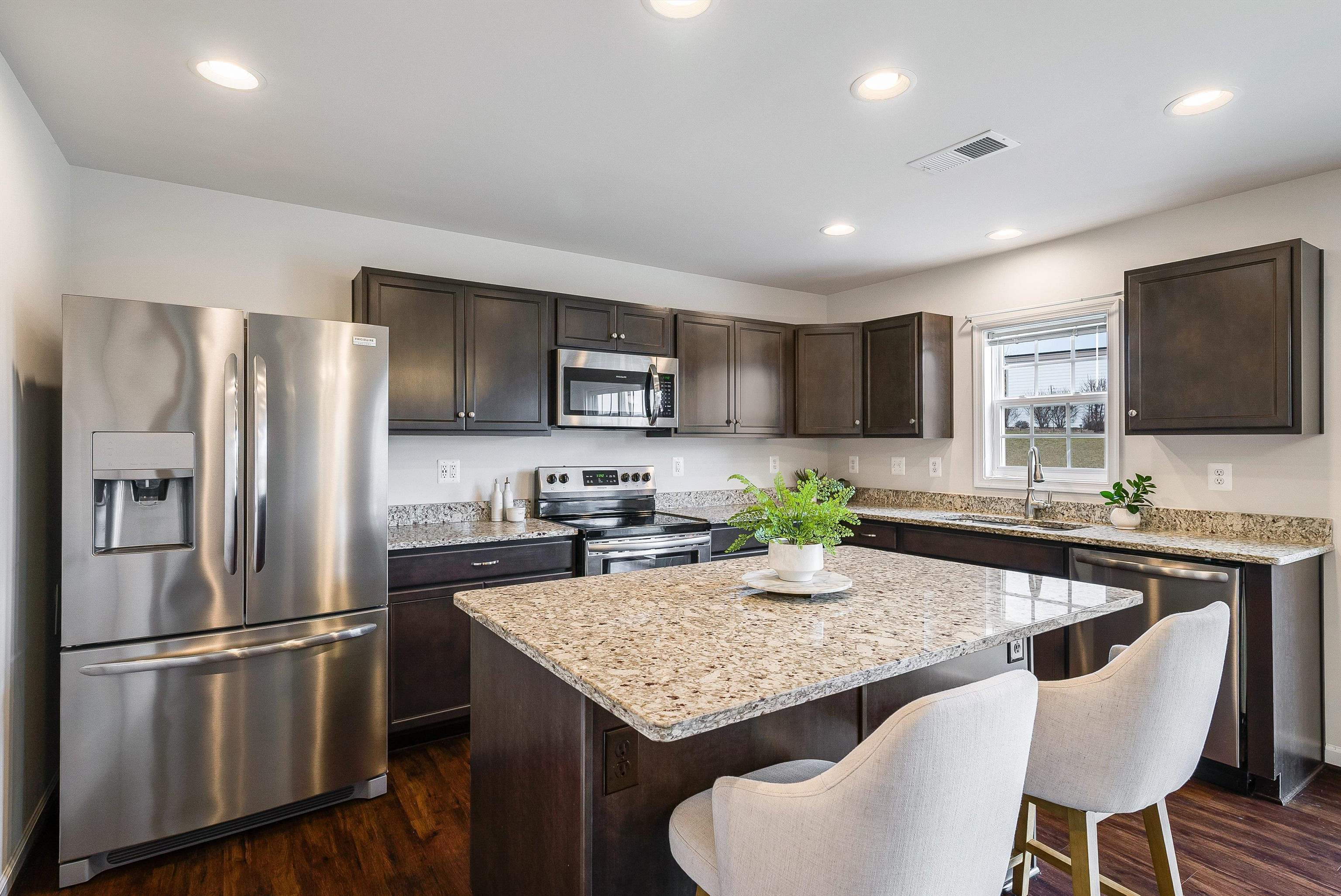 208 OAKBRIDGE DR, WAYNESBORO, Virginia 22980, 4 Bedrooms Bedrooms, ,2 BathroomsBathrooms,Residential,208 OAKBRIDGE DR,672520 MLS # 672520