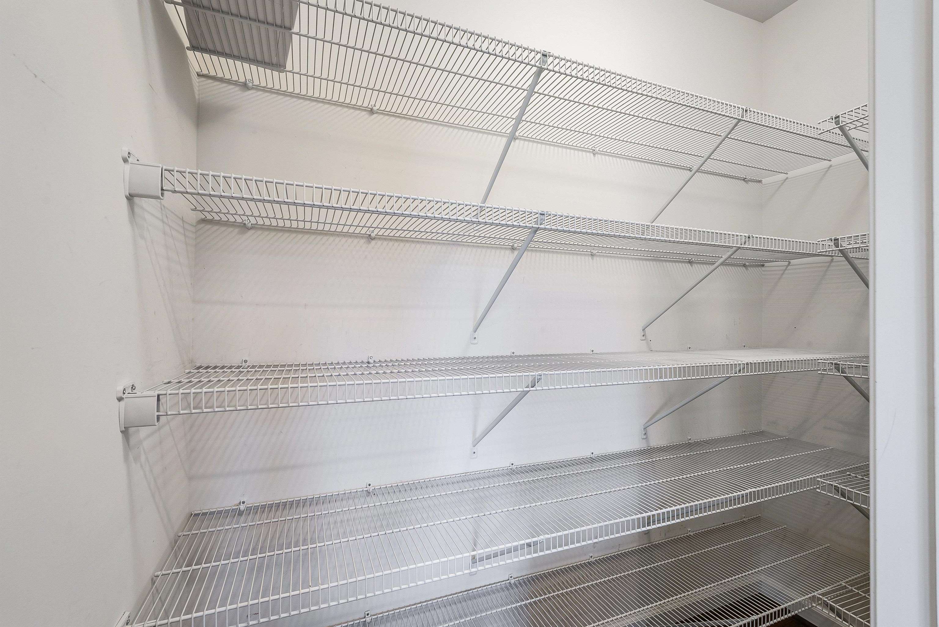 208 OAKBRIDGE DR, WAYNESBORO, Virginia 22980, 4 Bedrooms Bedrooms, ,2 BathroomsBathrooms,Residential,208 OAKBRIDGE DR,672520 MLS # 672520