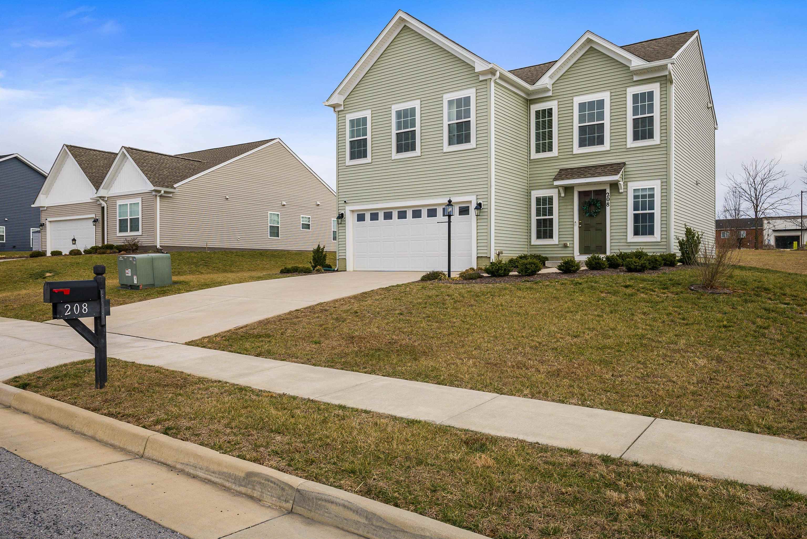 208 OAKBRIDGE DR, WAYNESBORO, Virginia 22980, 4 Bedrooms Bedrooms, ,2 BathroomsBathrooms,Residential,208 OAKBRIDGE DR,672520 MLS # 672520