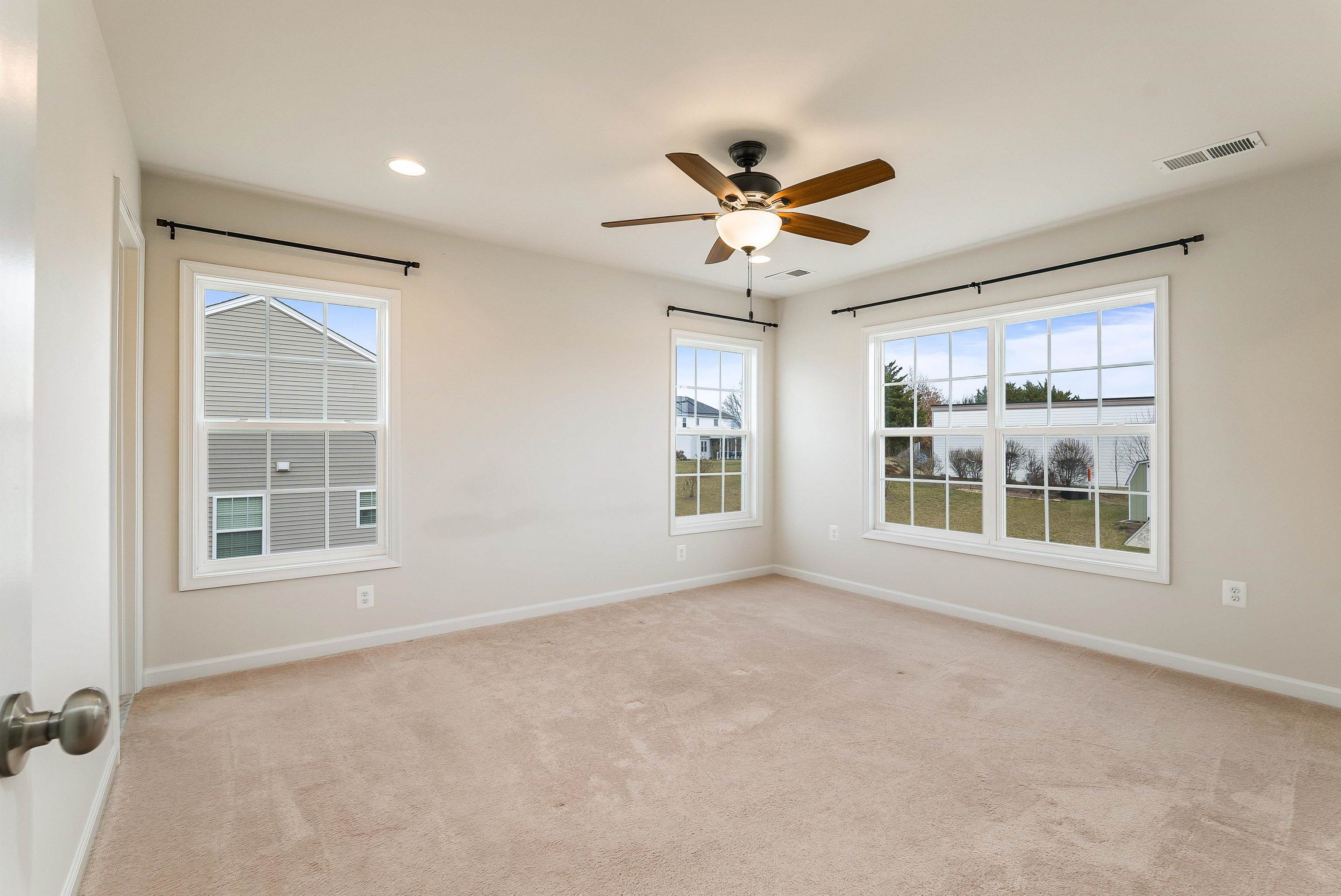 208 OAKBRIDGE DR, WAYNESBORO, Virginia 22980, 4 Bedrooms Bedrooms, ,2 BathroomsBathrooms,Residential,208 OAKBRIDGE DR,672520 MLS # 672520