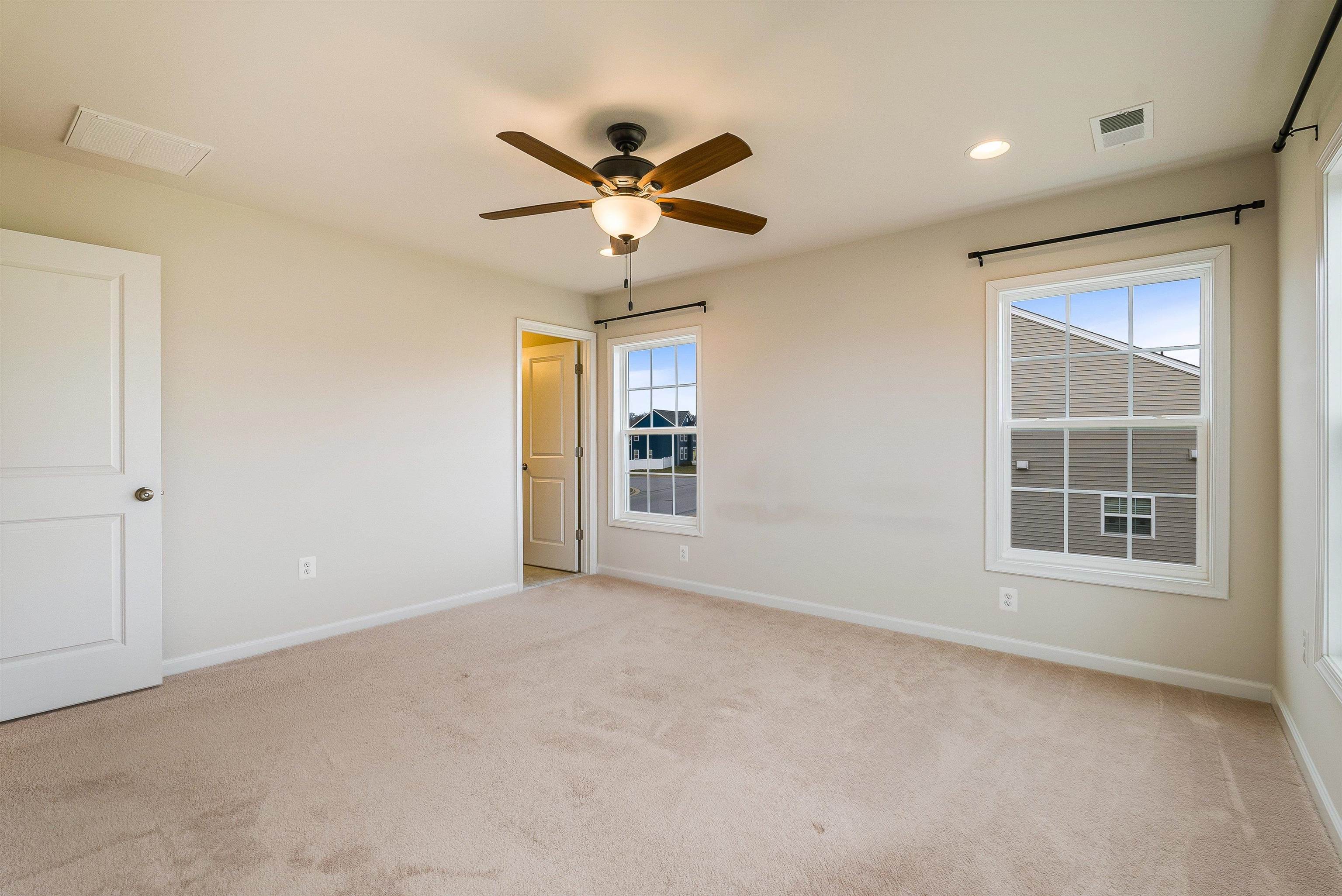 208 OAKBRIDGE DR, WAYNESBORO, Virginia 22980, 4 Bedrooms Bedrooms, ,2 BathroomsBathrooms,Residential,208 OAKBRIDGE DR,672520 MLS # 672520