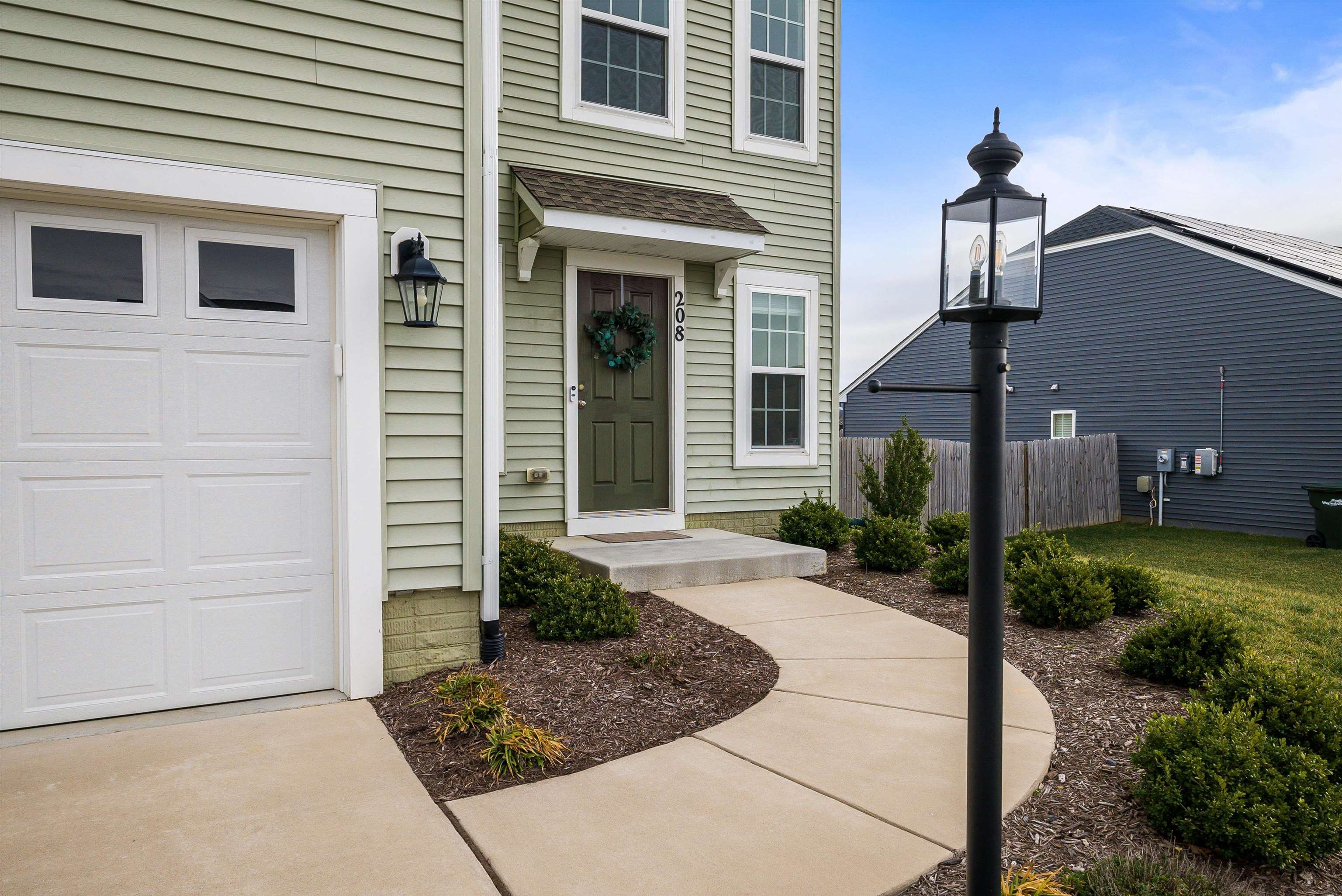 208 OAKBRIDGE DR, WAYNESBORO, Virginia 22980, 4 Bedrooms Bedrooms, ,2 BathroomsBathrooms,Residential,208 OAKBRIDGE DR,672520 MLS # 672520