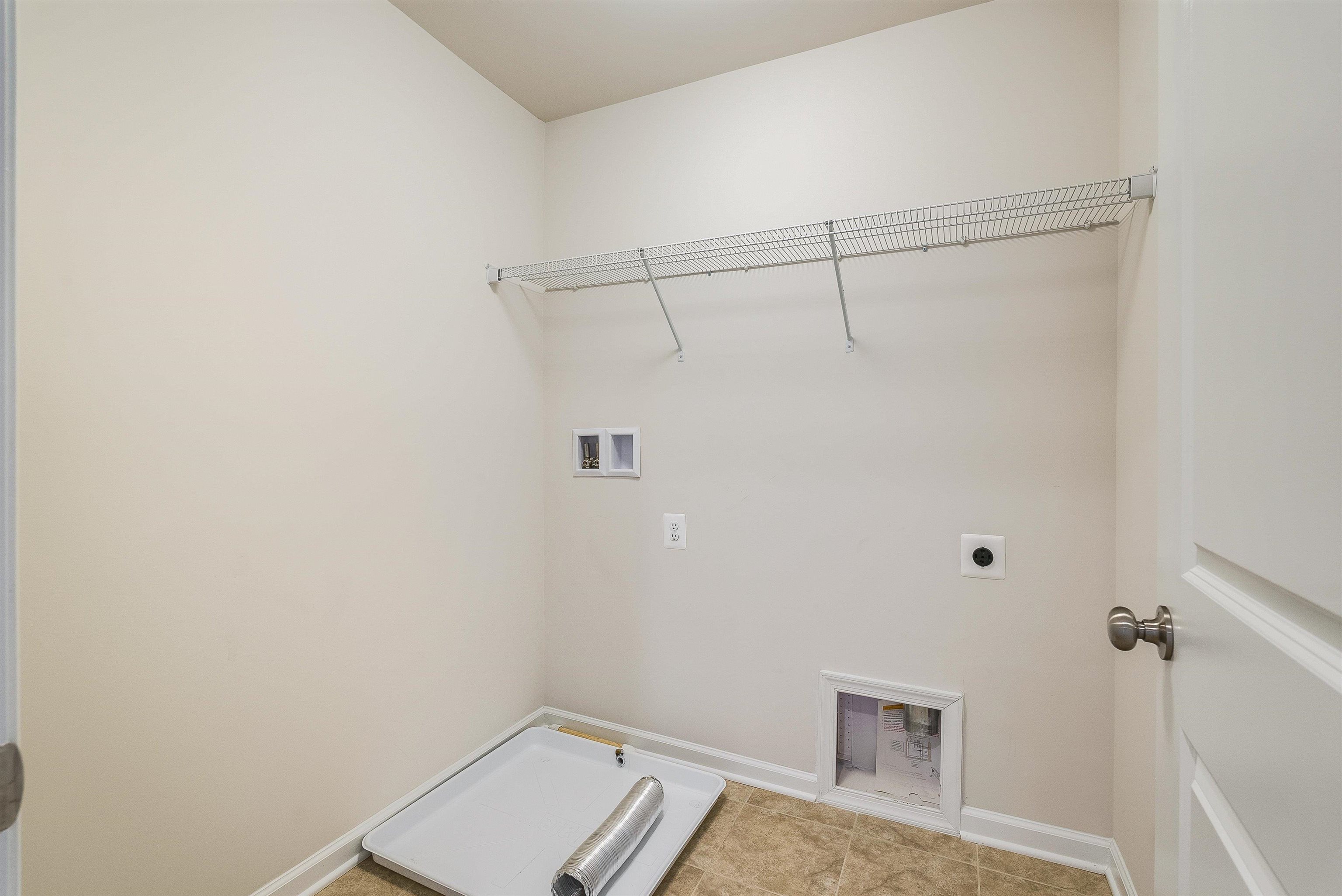 208 OAKBRIDGE DR, WAYNESBORO, Virginia 22980, 4 Bedrooms Bedrooms, ,2 BathroomsBathrooms,Residential,208 OAKBRIDGE DR,672520 MLS # 672520