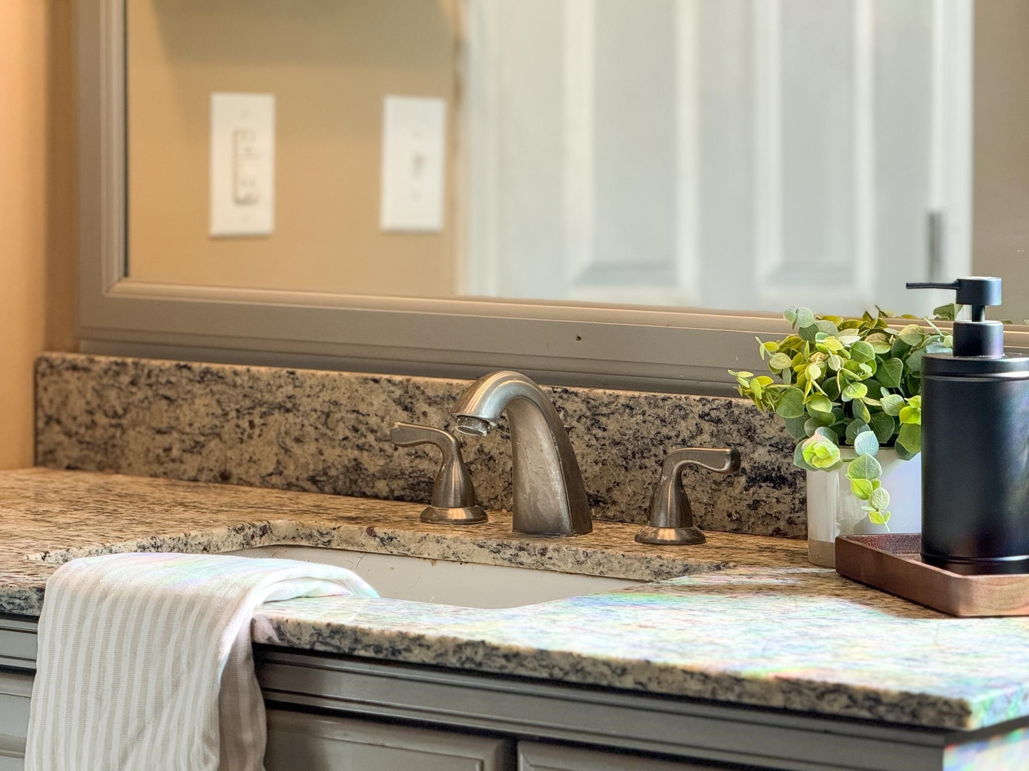 13 INDIAN RIDGE RD, GREENVILLE, Virginia 24440, 2 Bedrooms Bedrooms, ,1 BathroomBathrooms,Residential,13 INDIAN RIDGE RD,672527 MLS # 672527