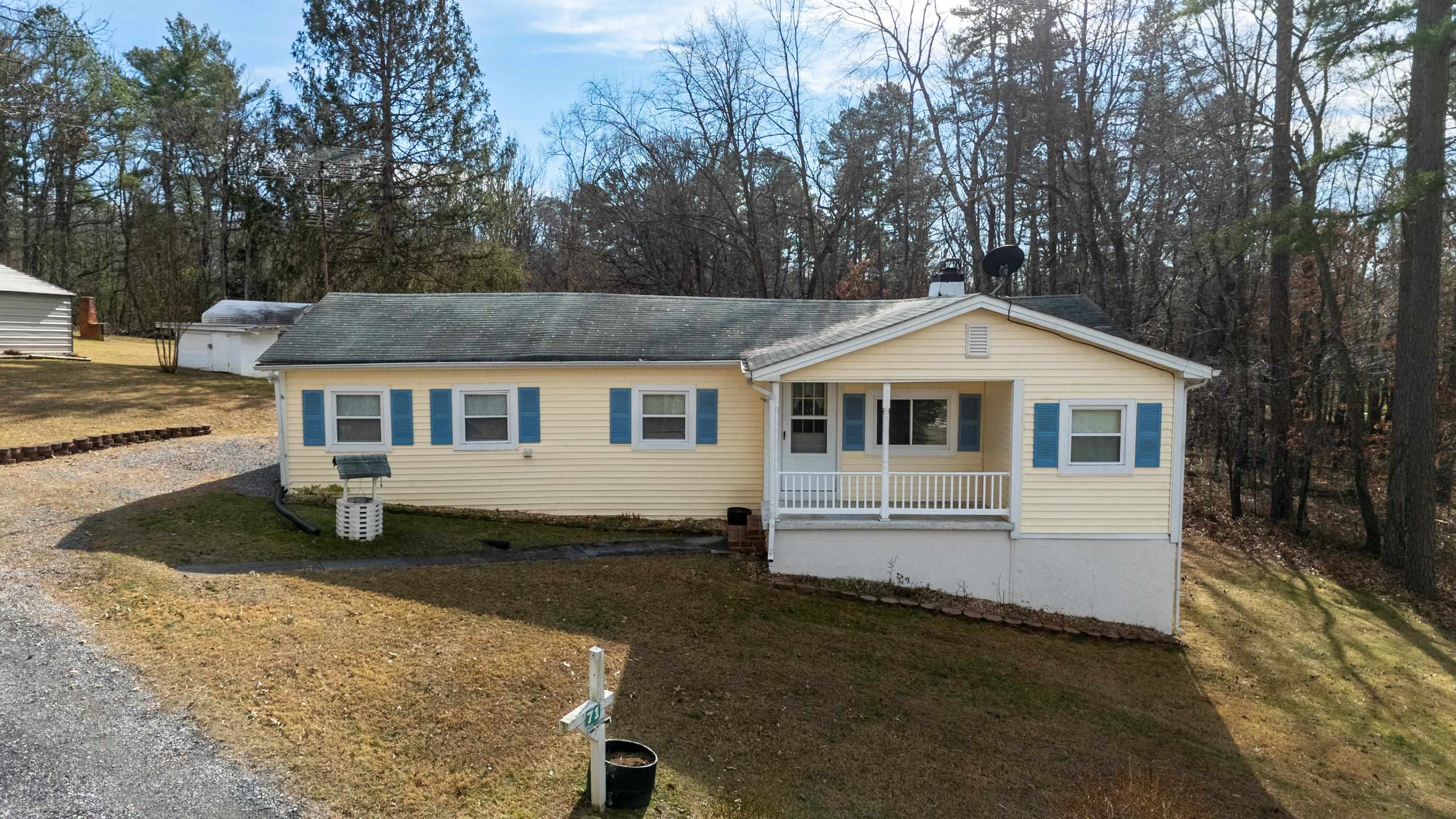 77 HIDDEN ACRES TRL, WAYNESBORO, Virginia 22980, 3 Bedrooms Bedrooms, ,1 BathroomBathrooms,Residential,77 HIDDEN ACRES TRL,672529 MLS # 672529