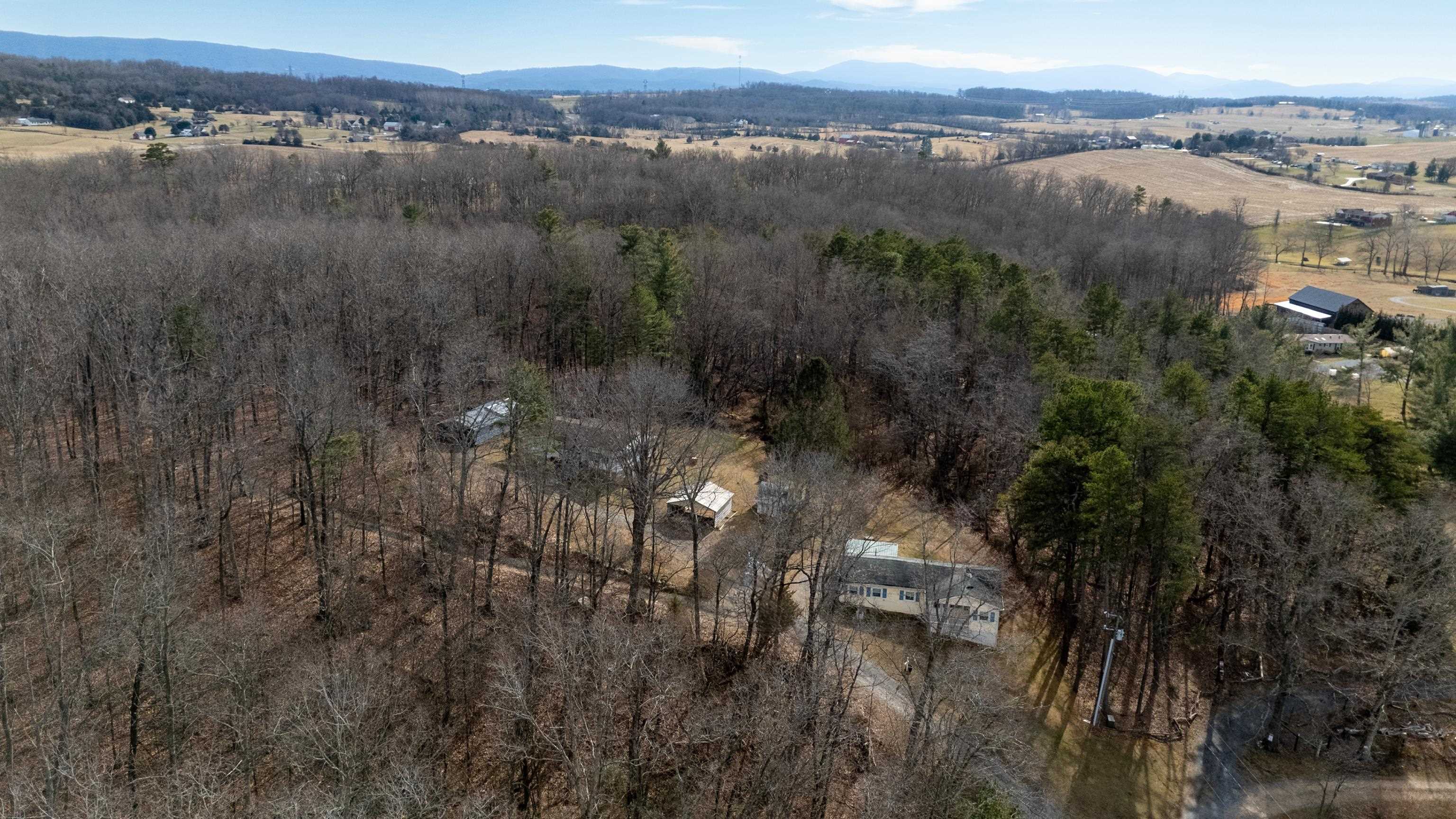 77 HIDDEN ACRES TRL, WAYNESBORO, Virginia 22980, 3 Bedrooms Bedrooms, ,1 BathroomBathrooms,Residential,77 HIDDEN ACRES TRL,672529 MLS # 672529