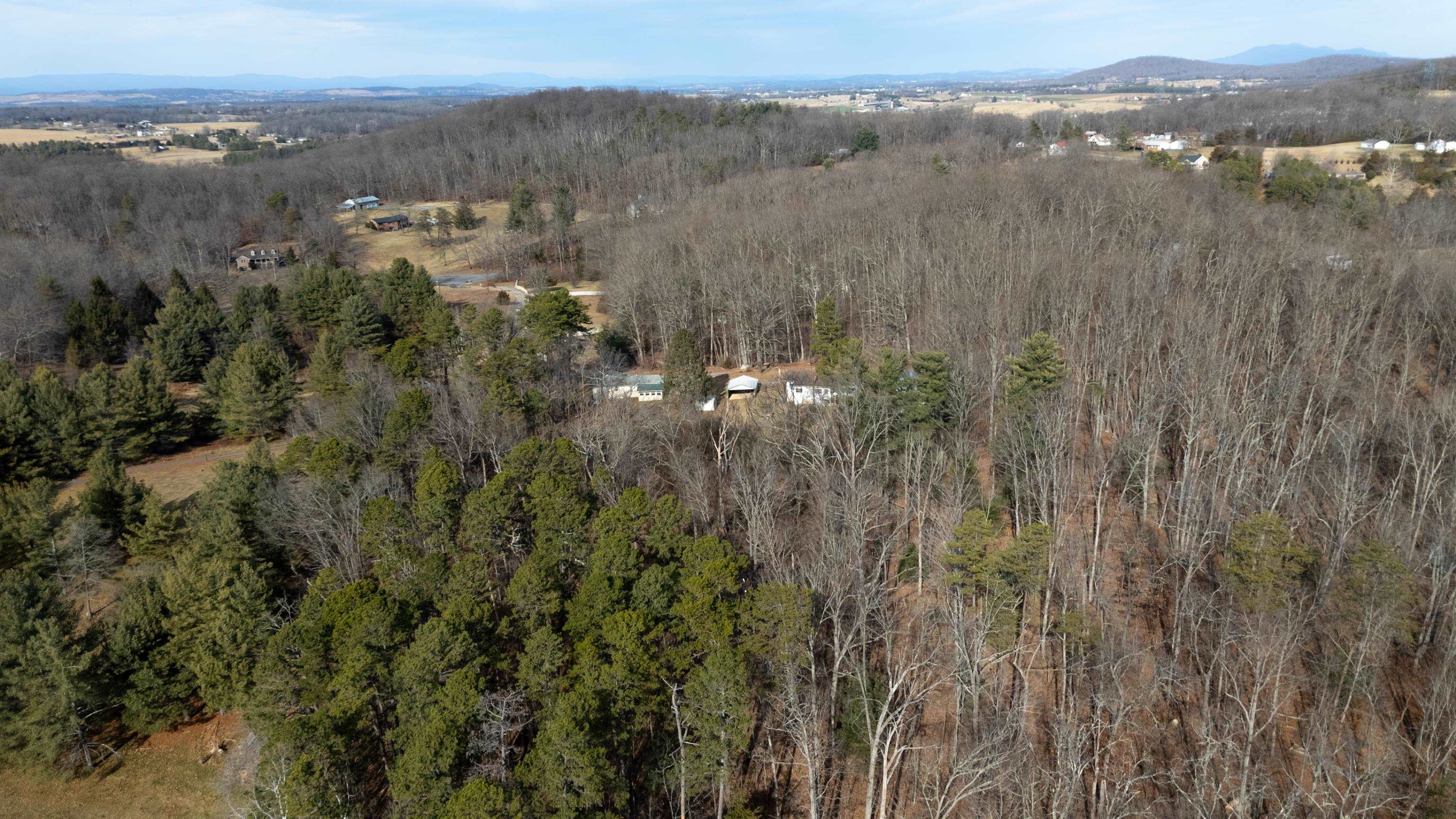 77 HIDDEN ACRES TRL, WAYNESBORO, Virginia 22980, 3 Bedrooms Bedrooms, ,1 BathroomBathrooms,Residential,77 HIDDEN ACRES TRL,672529 MLS # 672529