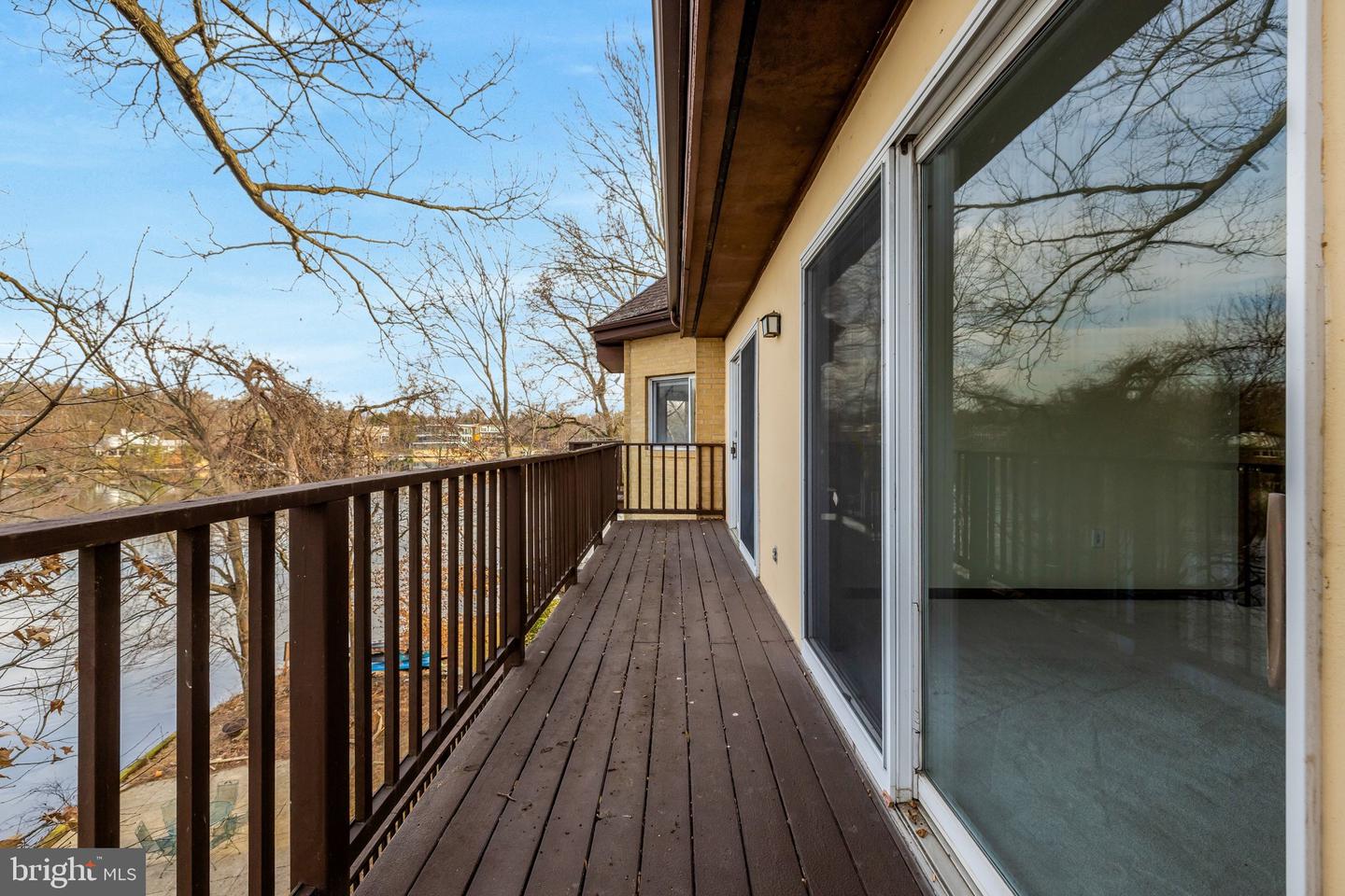 6220 LAKEVIEW DR, FALLS CHURCH, Virginia 22041, 5 Bedrooms Bedrooms, ,3 BathroomsBathrooms,Residential,For sale,6220 LAKEVIEW DR,VAFX2280594 MLS # VAFX2280594