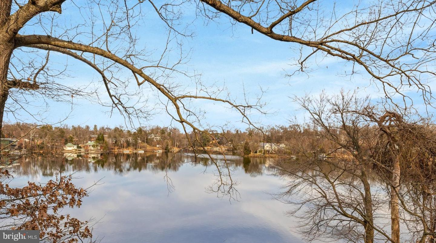 6220 LAKEVIEW DR, FALLS CHURCH, Virginia 22041, 5 Bedrooms Bedrooms, ,3 BathroomsBathrooms,Residential,For sale,6220 LAKEVIEW DR,VAFX2280594 MLS # VAFX2280594