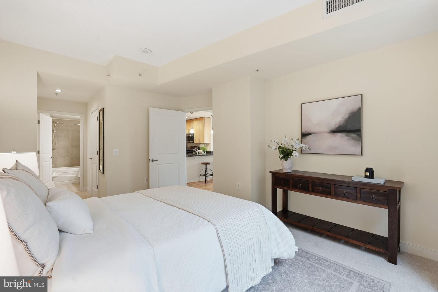 820 N POLLARD ST #504, ARLINGTON, Virginia 22203, 2 Bedrooms Bedrooms, ,2 BathroomsBathrooms,Residential,For sale,820 N POLLARD ST #504,VAAR2066500 MLS # VAAR2066500