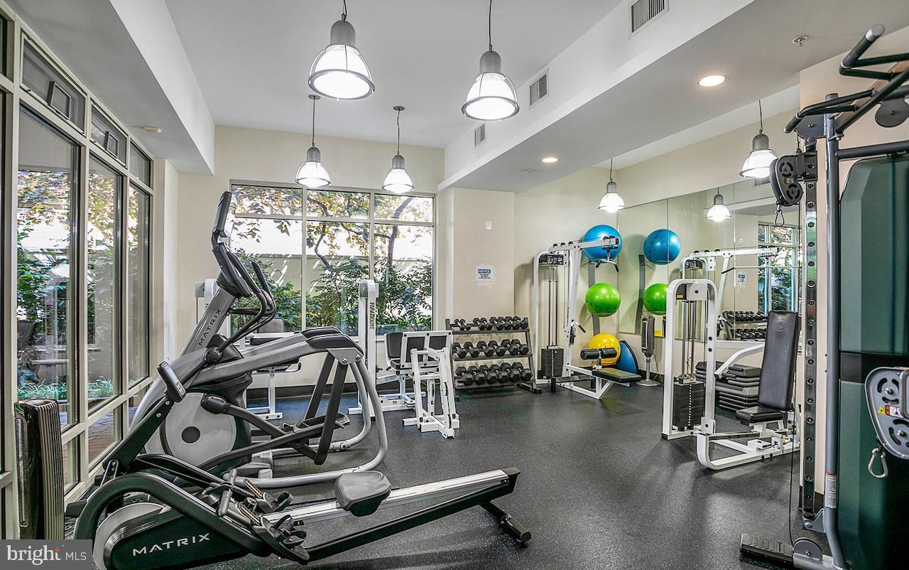 820 N POLLARD ST #504, ARLINGTON, Virginia 22203, 2 Bedrooms Bedrooms, ,2 BathroomsBathrooms,Residential,For sale,820 N POLLARD ST #504,VAAR2066500 MLS # VAAR2066500