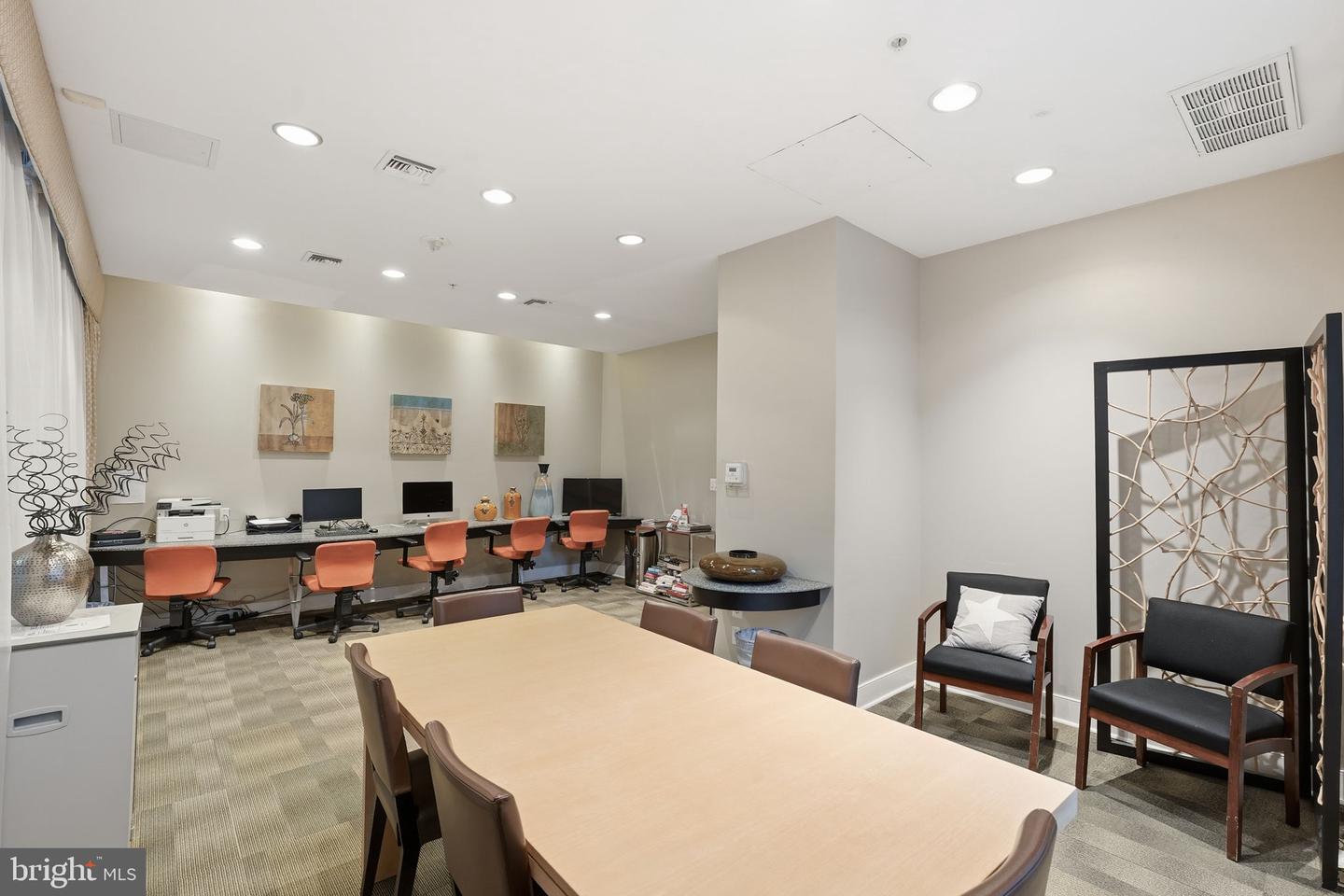 820 N POLLARD ST #504, ARLINGTON, Virginia 22203, 2 Bedrooms Bedrooms, ,2 BathroomsBathrooms,Residential,For sale,820 N POLLARD ST #504,VAAR2066500 MLS # VAAR2066500