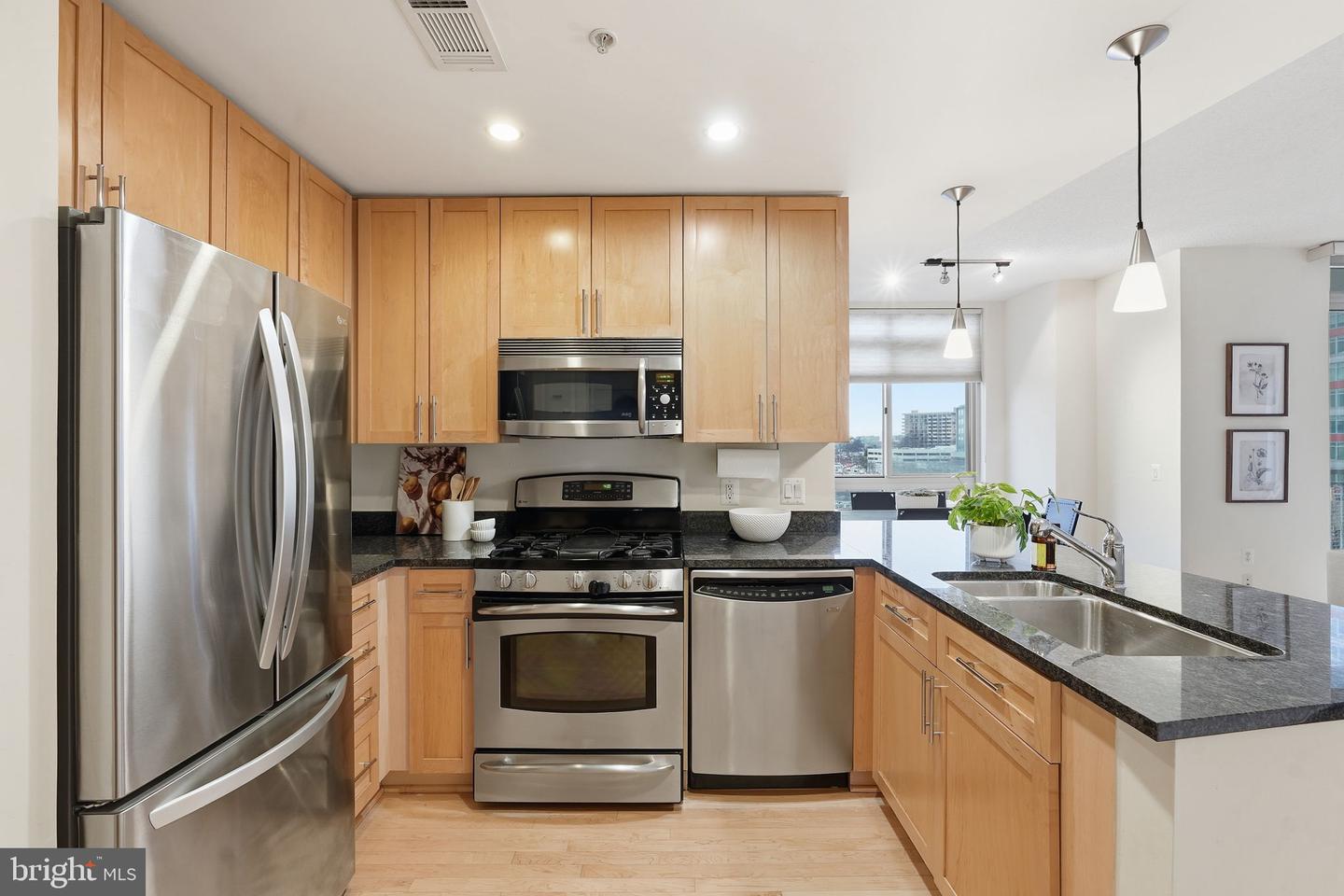 820 N POLLARD ST #504, ARLINGTON, Virginia 22203, 2 Bedrooms Bedrooms, ,2 BathroomsBathrooms,Residential,For sale,820 N POLLARD ST #504,VAAR2066500 MLS # VAAR2066500