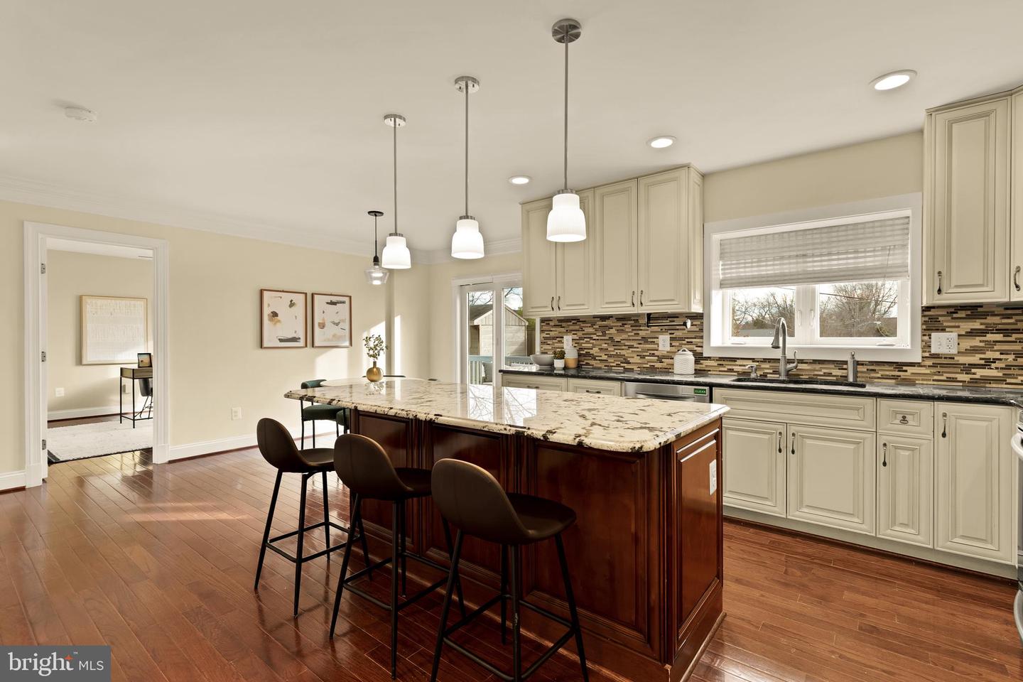 7221 TYLER AVE, FALLS CHURCH, Virginia 22042, 4 Bedrooms Bedrooms, ,4 BathroomsBathrooms,Residential,For sale,7221 TYLER AVE,VAFX2280912 MLS # VAFX2280912