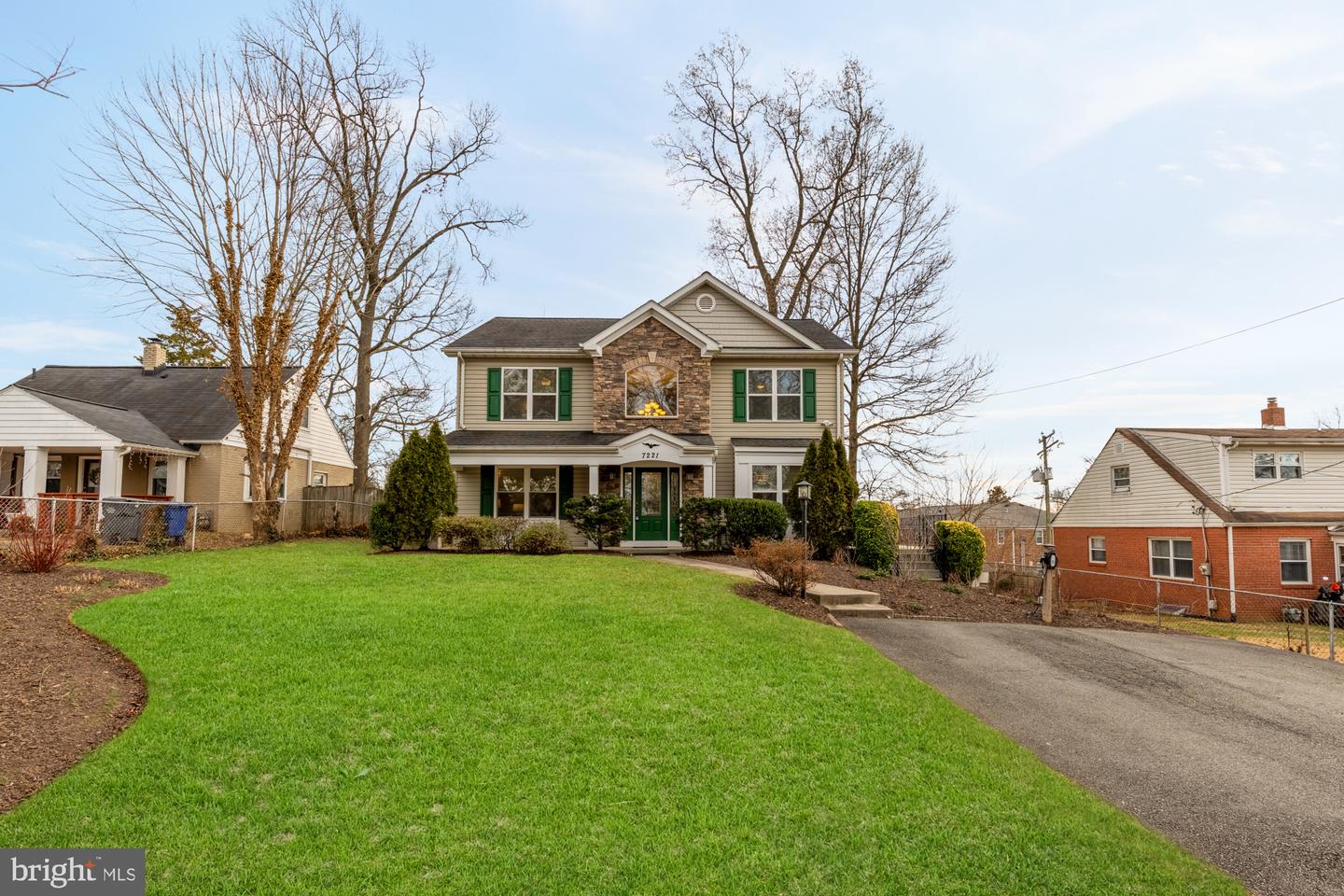 7221 TYLER AVE, FALLS CHURCH, Virginia 22042, 4 Bedrooms Bedrooms, ,4 BathroomsBathrooms,Residential,For sale,7221 TYLER AVE,VAFX2280912 MLS # VAFX2280912