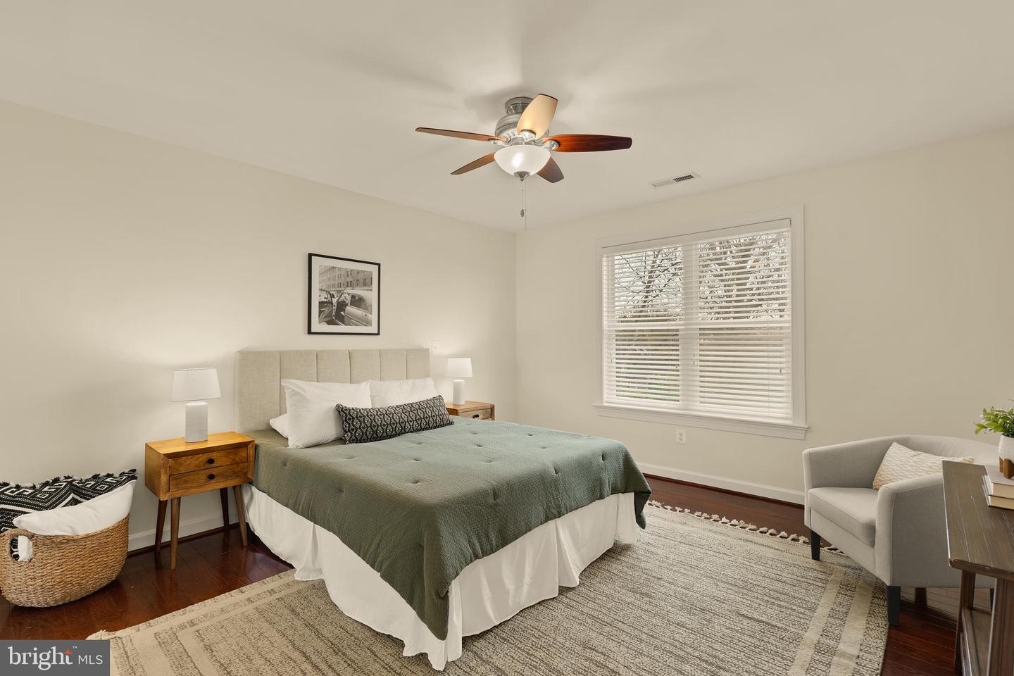 7221 TYLER AVE, FALLS CHURCH, Virginia 22042, 4 Bedrooms Bedrooms, ,4 BathroomsBathrooms,Residential,For sale,7221 TYLER AVE,VAFX2280912 MLS # VAFX2280912