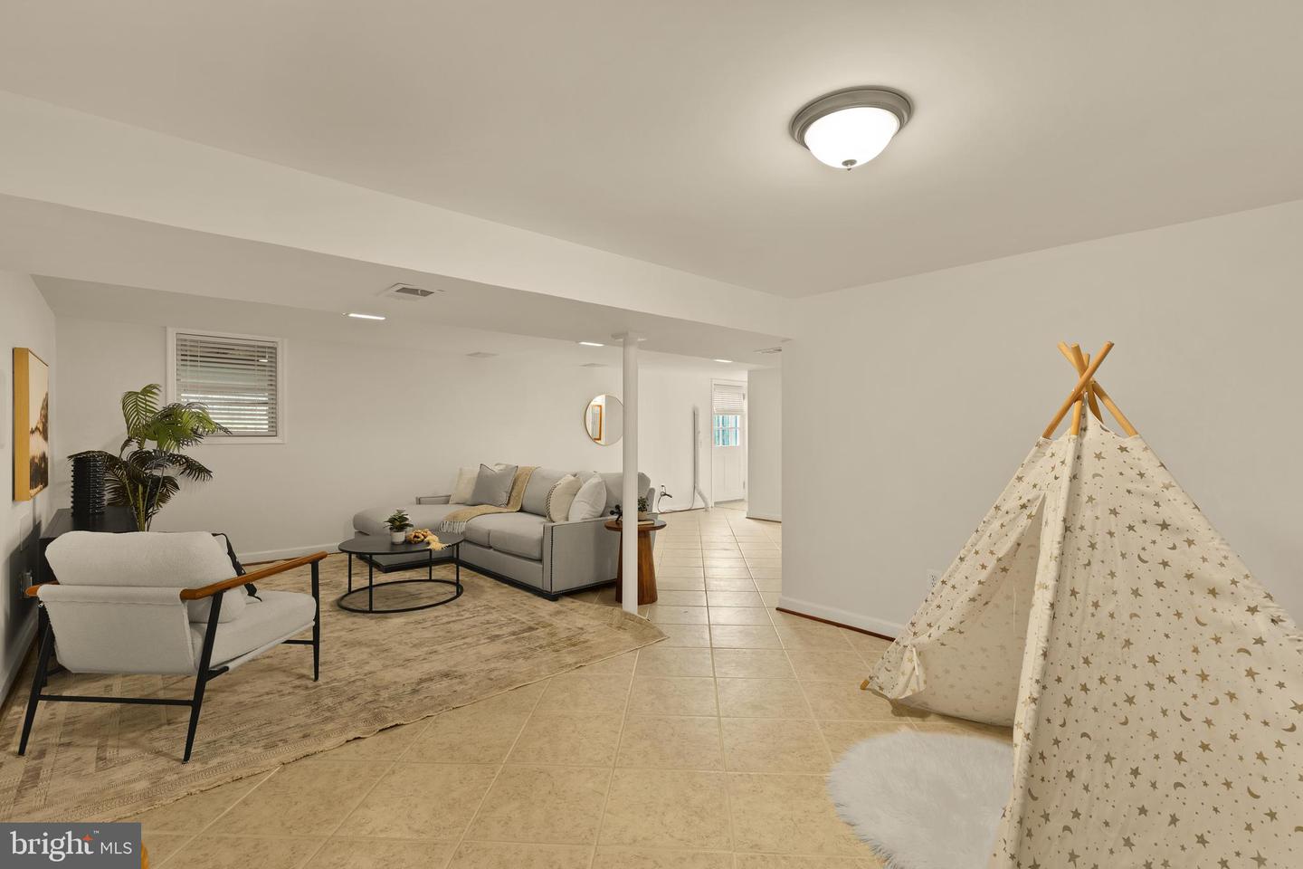 7221 TYLER AVE, FALLS CHURCH, Virginia 22042, 4 Bedrooms Bedrooms, ,4 BathroomsBathrooms,Residential,For sale,7221 TYLER AVE,VAFX2280912 MLS # VAFX2280912