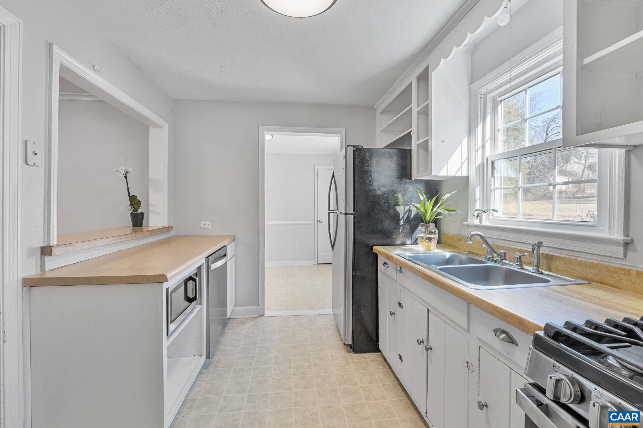 1007 MONTROSE AVE, CHARLOTTESVILLE, Virginia 22902, 3 Bedrooms Bedrooms, ,2 BathroomsBathrooms,Residential,1007 MONTROSE AVE,672488 MLS # 672488