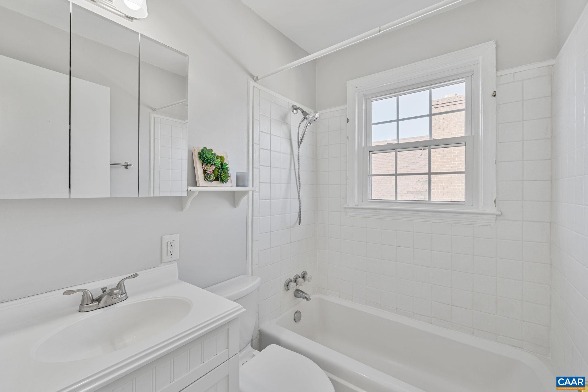 1007 MONTROSE AVE, CHARLOTTESVILLE, Virginia 22902, 3 Bedrooms Bedrooms, ,2 BathroomsBathrooms,Residential,1007 MONTROSE AVE,672488 MLS # 672488