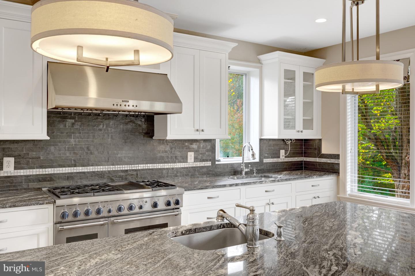 440 MONTPELIER RD, GREAT FALLS, Virginia 22066, 5 Bedrooms Bedrooms, ,4 BathroomsBathrooms,Residential,For sale,440 MONTPELIER RD,VAFX2281484 MLS # VAFX2281484