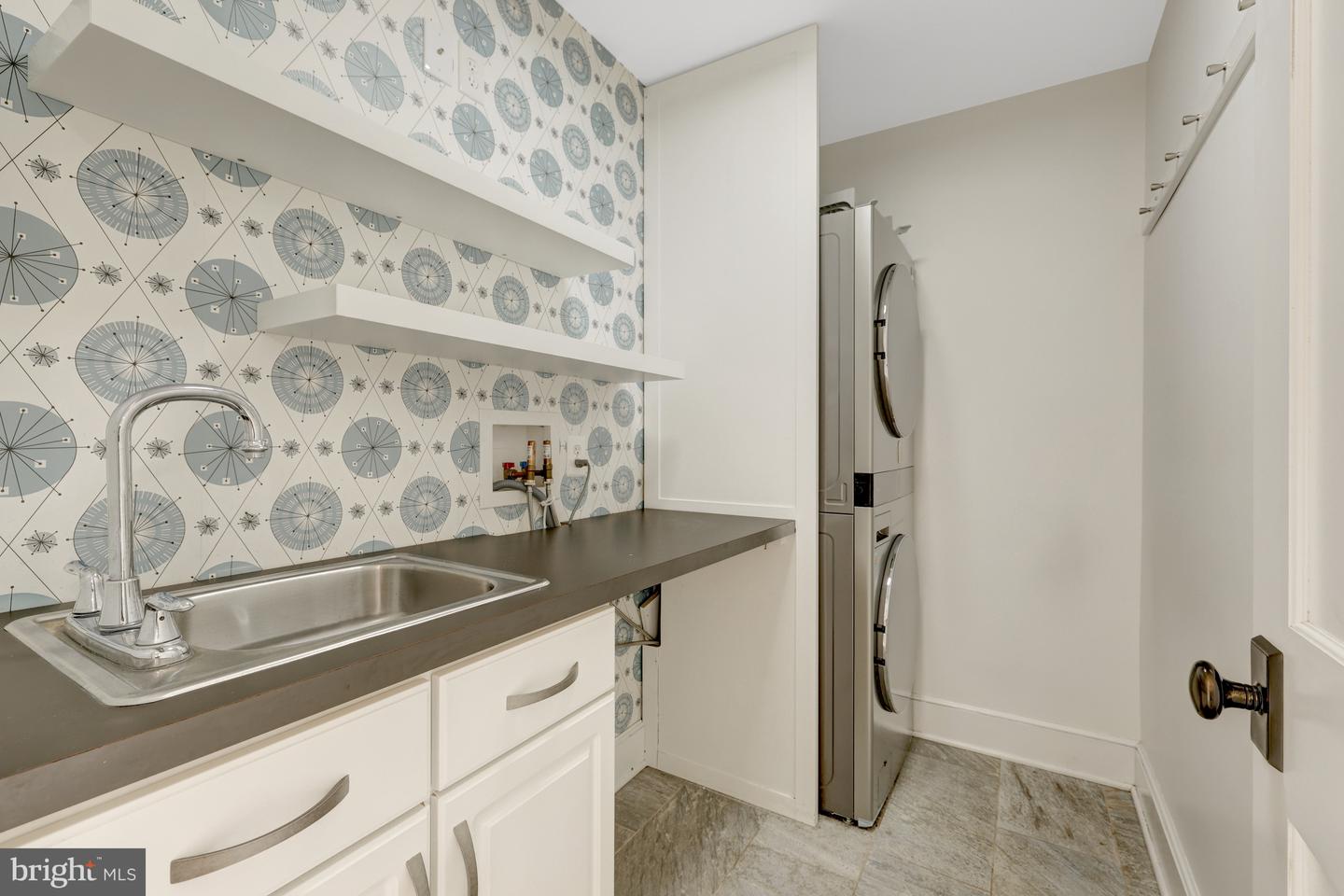 440 MONTPELIER RD, GREAT FALLS, Virginia 22066, 5 Bedrooms Bedrooms, ,4 BathroomsBathrooms,Residential,For sale,440 MONTPELIER RD,VAFX2281484 MLS # VAFX2281484