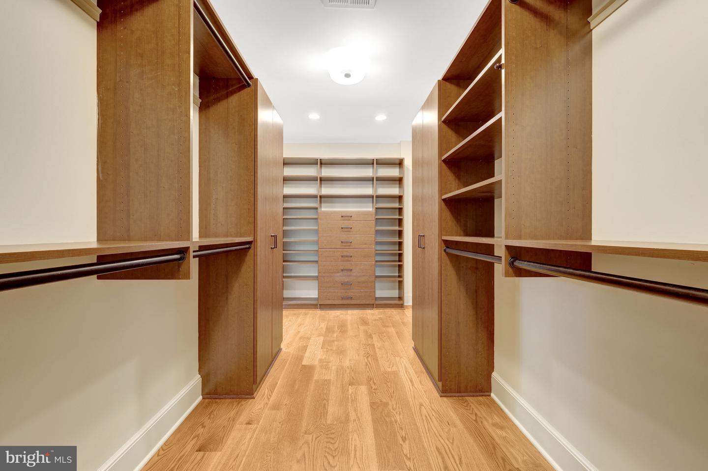 440 MONTPELIER RD, GREAT FALLS, Virginia 22066, 5 Bedrooms Bedrooms, ,4 BathroomsBathrooms,Residential,For sale,440 MONTPELIER RD,VAFX2281484 MLS # VAFX2281484