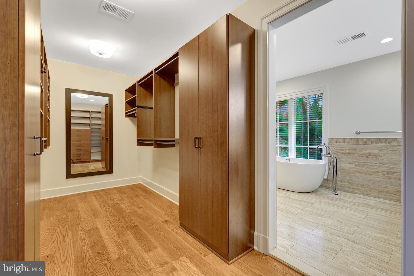 440 MONTPELIER RD, GREAT FALLS, Virginia 22066, 5 Bedrooms Bedrooms, ,4 BathroomsBathrooms,Residential,For sale,440 MONTPELIER RD,VAFX2281484 MLS # VAFX2281484