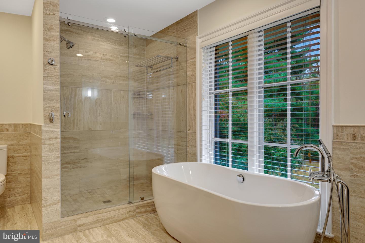 440 MONTPELIER RD, GREAT FALLS, Virginia 22066, 5 Bedrooms Bedrooms, ,4 BathroomsBathrooms,Residential,For sale,440 MONTPELIER RD,VAFX2281484 MLS # VAFX2281484