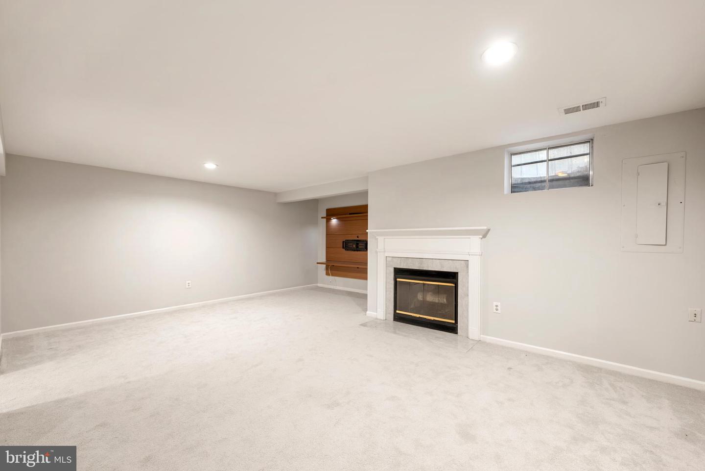 7526 OLDHAM WAY, ALEXANDRIA, Virginia 22315, 3 Bedrooms Bedrooms, ,3 BathroomsBathrooms,Residential,For sale,7526 OLDHAM WAY,VAFX2281562 MLS # VAFX2281562