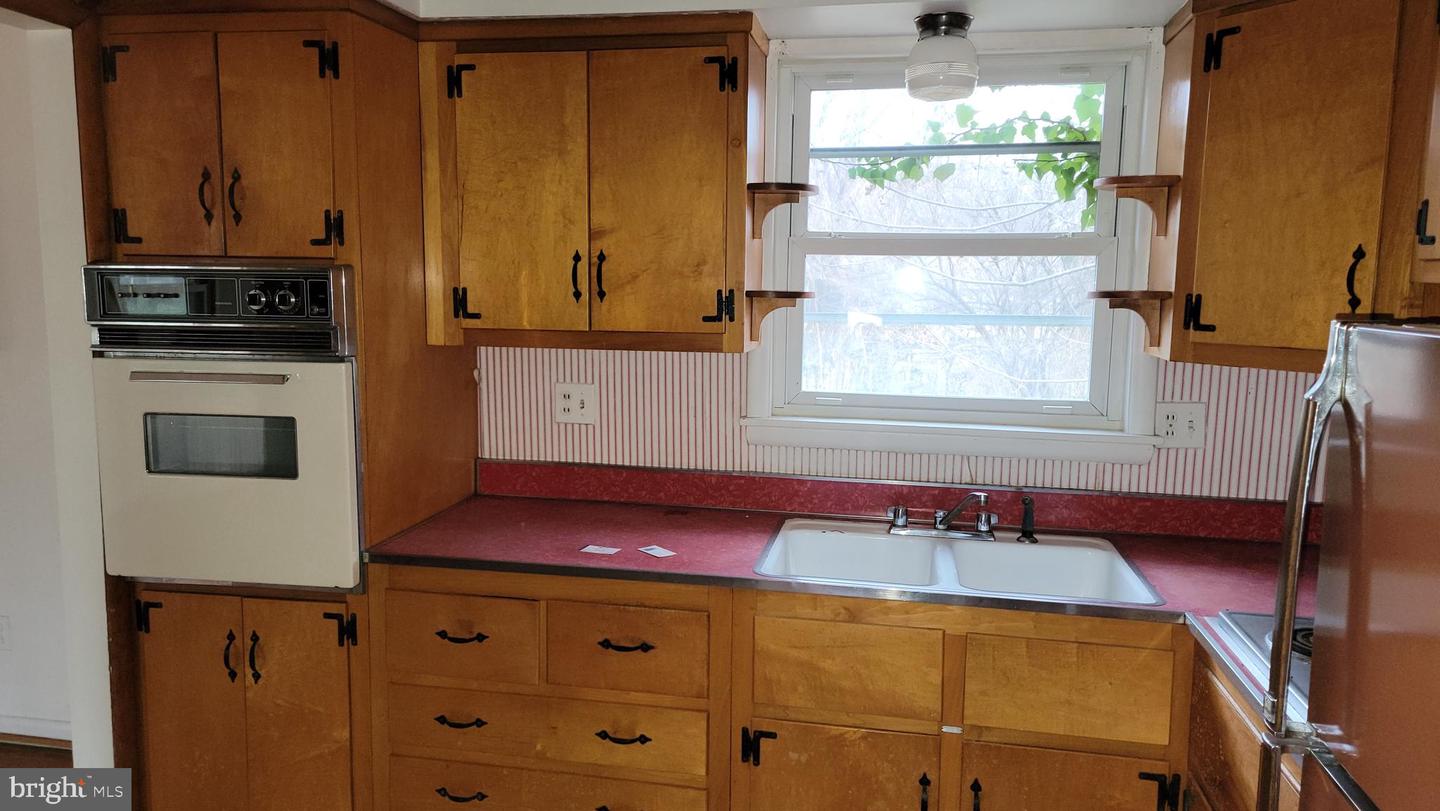 10914 WOODHAVEN DR, FAIRFAX, Virginia 22030, 3 Bedrooms Bedrooms, ,2 BathroomsBathrooms,Residential,For sale,10914 WOODHAVEN DR,VAFC2007544 MLS # VAFC2007544