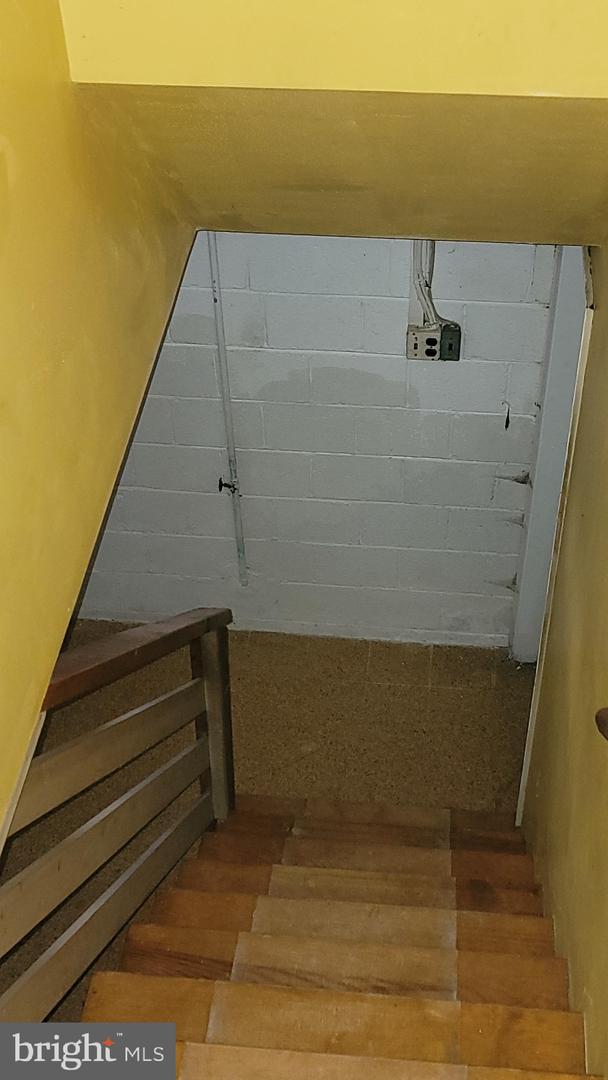 10914 WOODHAVEN DR, FAIRFAX, Virginia 22030, 3 Bedrooms Bedrooms, ,2 BathroomsBathrooms,Residential,For sale,10914 WOODHAVEN DR,VAFC2007544 MLS # VAFC2007544