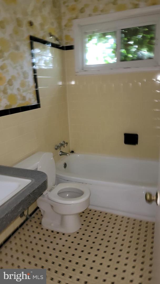 10914 WOODHAVEN DR, FAIRFAX, Virginia 22030, 3 Bedrooms Bedrooms, ,2 BathroomsBathrooms,Residential,For sale,10914 WOODHAVEN DR,VAFC2007544 MLS # VAFC2007544