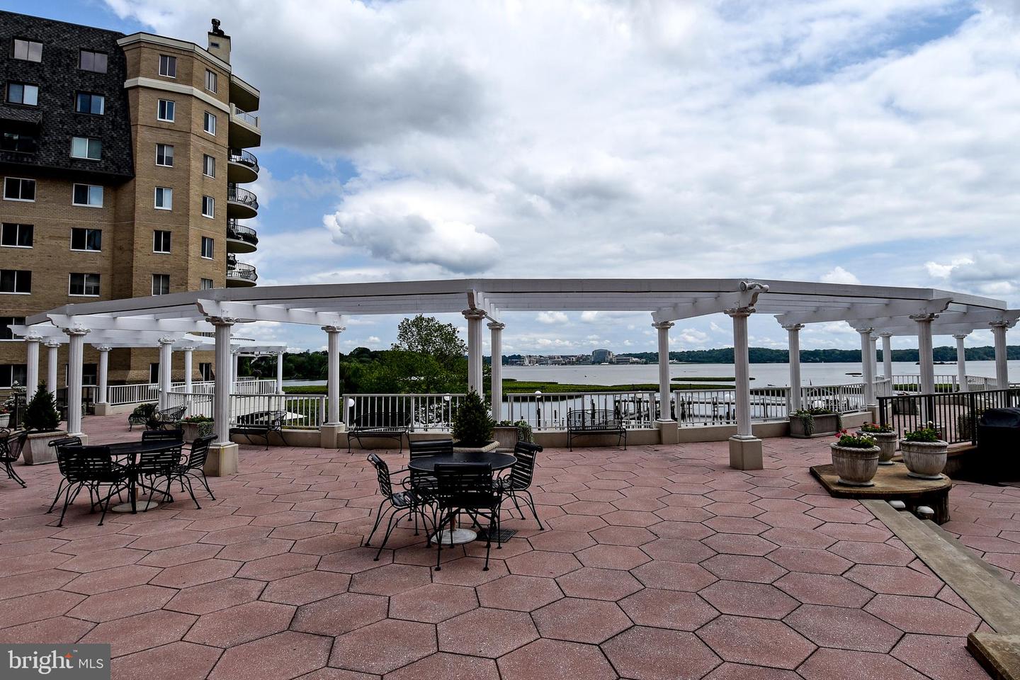 1250 S WASHINGTON ST #203, ALEXANDRIA, Virginia 22314, 2 Bedrooms Bedrooms, ,2 BathroomsBathrooms,Residential,For sale,1250 S WASHINGTON ST #203,VAAX2052264 MLS # VAAX2052264