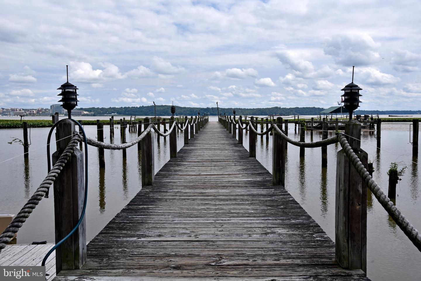 1250 S WASHINGTON ST #203, ALEXANDRIA, Virginia 22314, 2 Bedrooms Bedrooms, ,2 BathroomsBathrooms,Residential,For sale,1250 S WASHINGTON ST #203,VAAX2052264 MLS # VAAX2052264